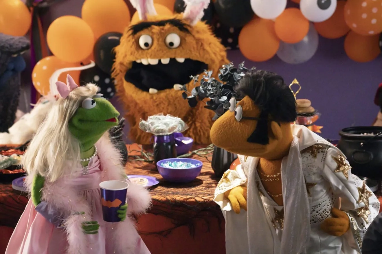 David Rudman and Matt Vogel in Muppets Haunted Mansion (2021)