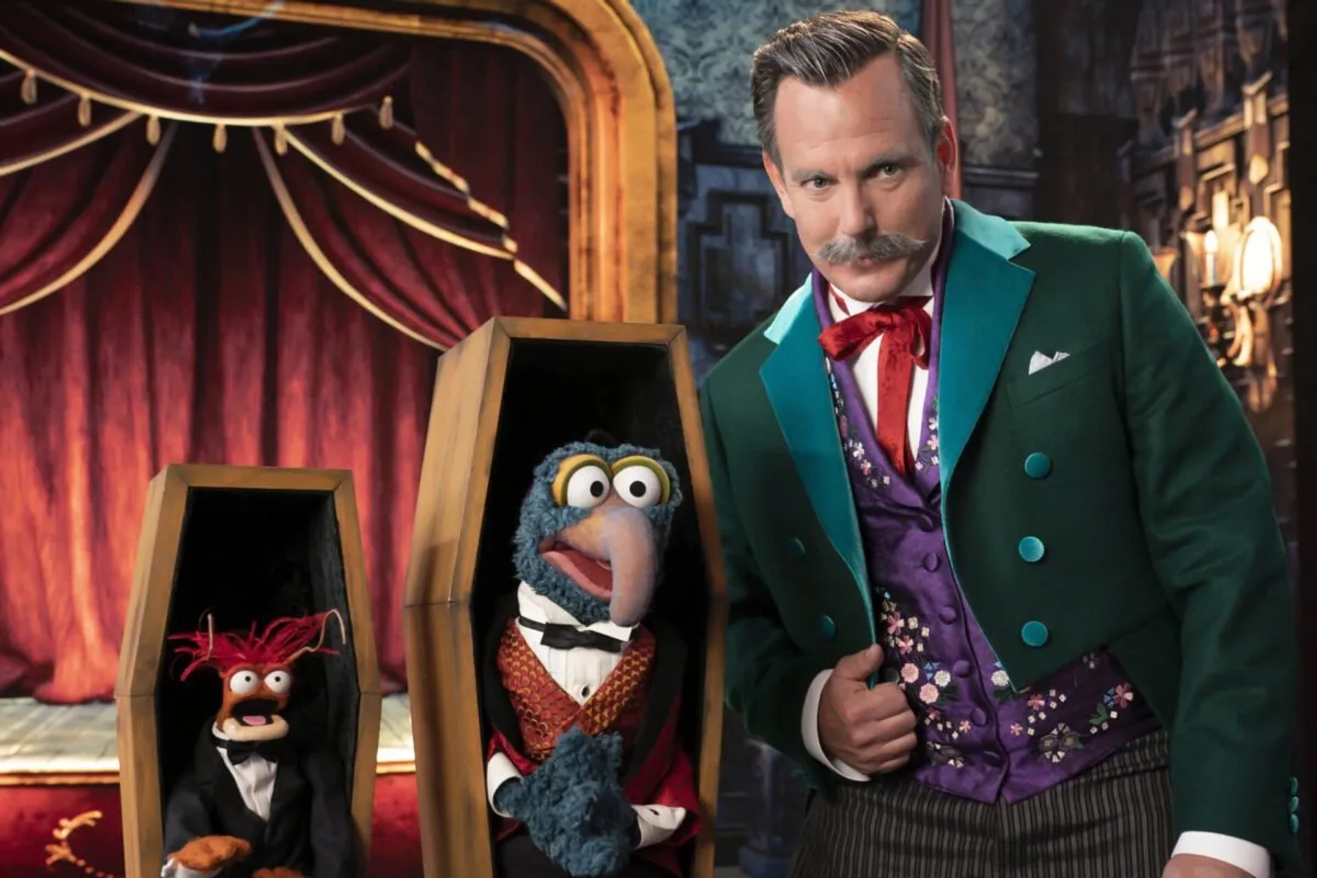 Will Arnett, Bill Barretta, and Dave Goelz in Muppets Haunted Mansion (2021)