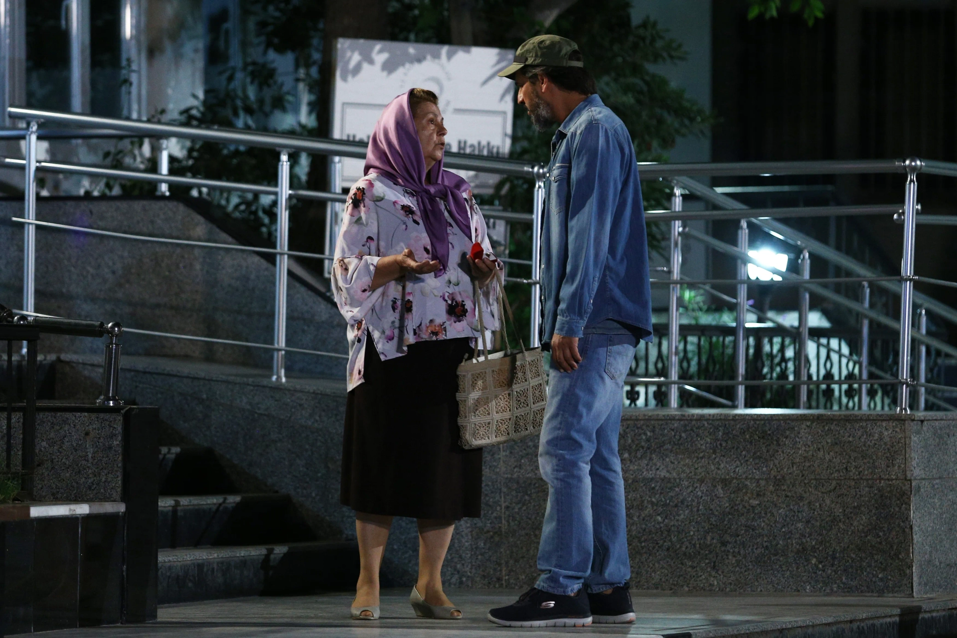 Fatma Belgen and Timuçin Esen in Crossroads (2016)