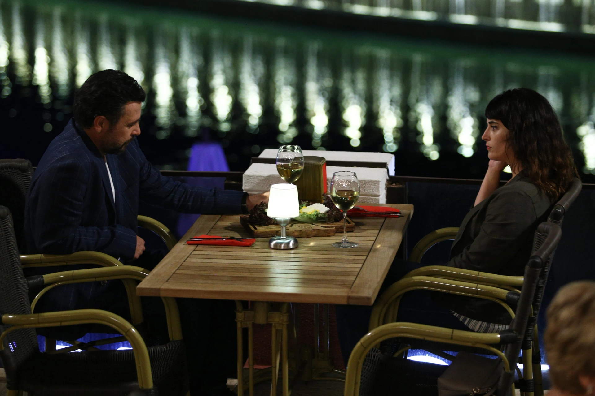 Nejat Isler and Aslihan Gürbüz in Crossroads (2016)