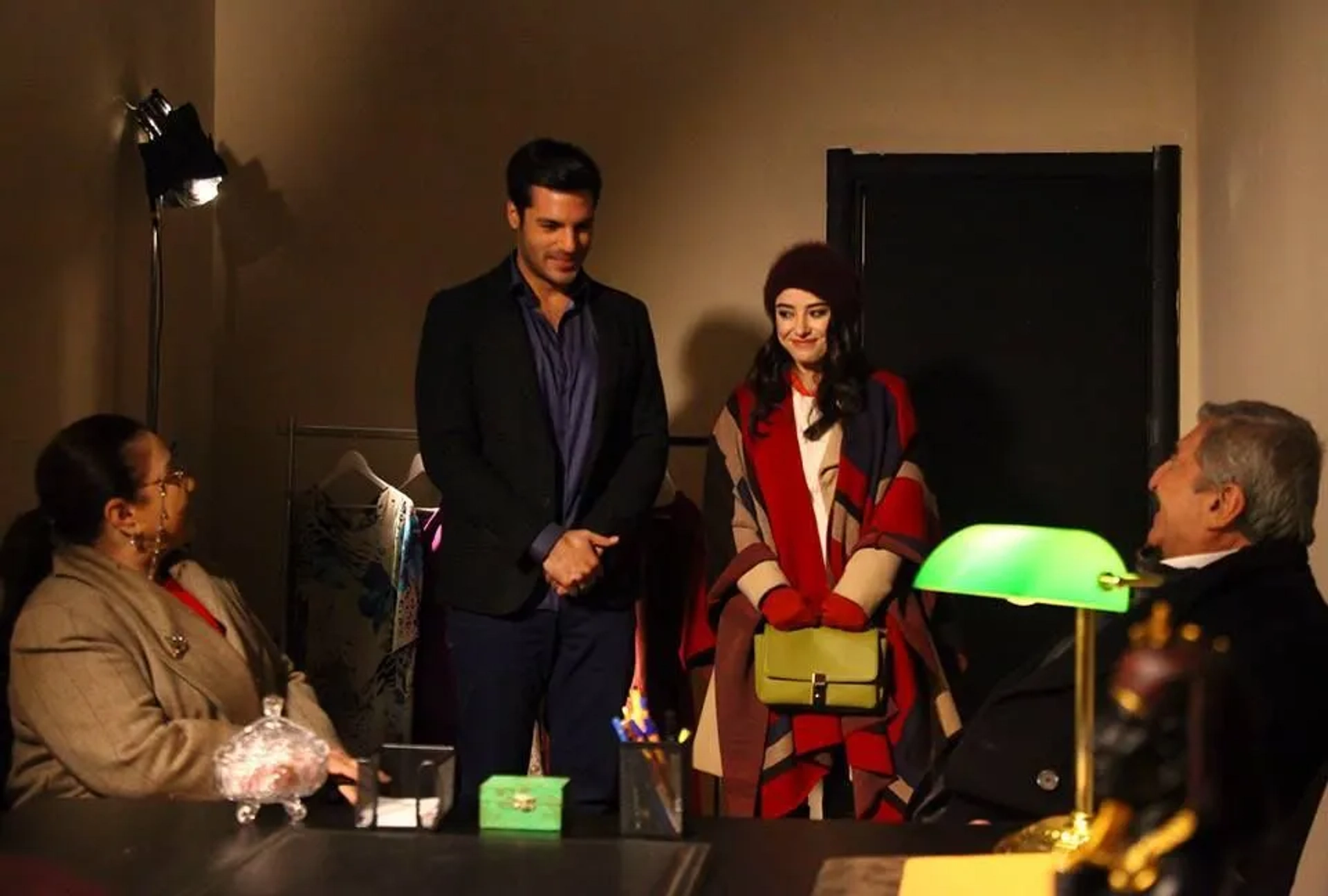 Bilge Sen, Cihat Tamer, Özge Gürel, and Serkan Çayoglu in Cherry Season (2014)