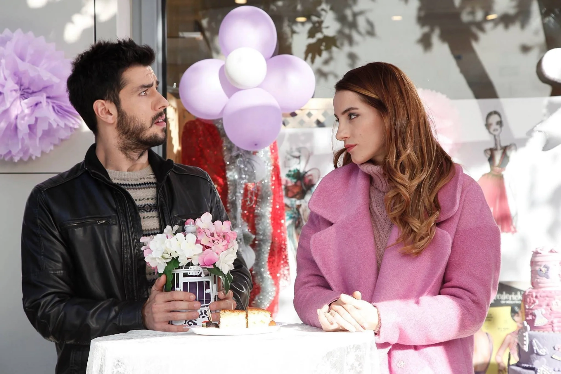 Aras Aydin and Nihal Isiksaçan in Cherry Season (2014)