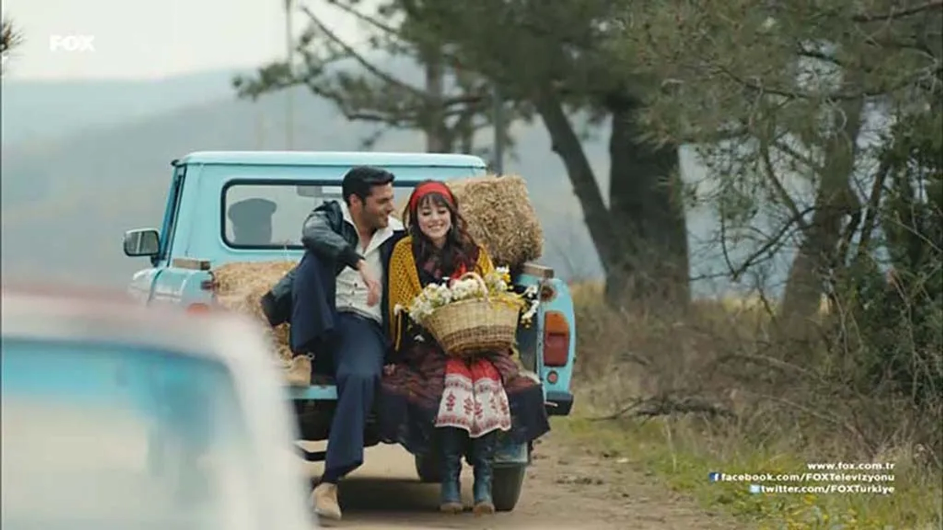 Özge Gürel and Serkan Çayoglu in Cherry Season (2014)