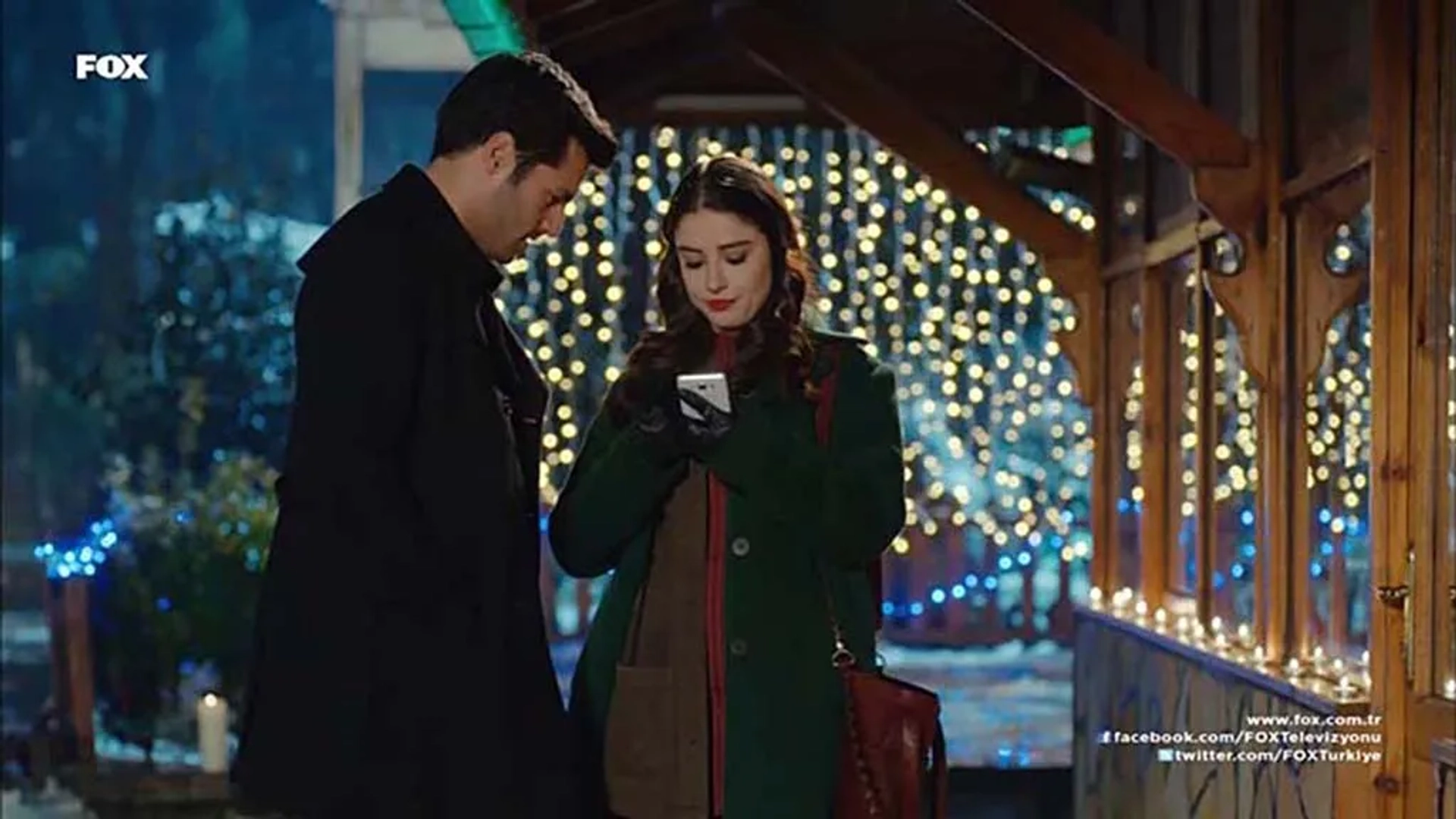 Özge Gürel and Serkan Çayoglu in Cherry Season (2014)