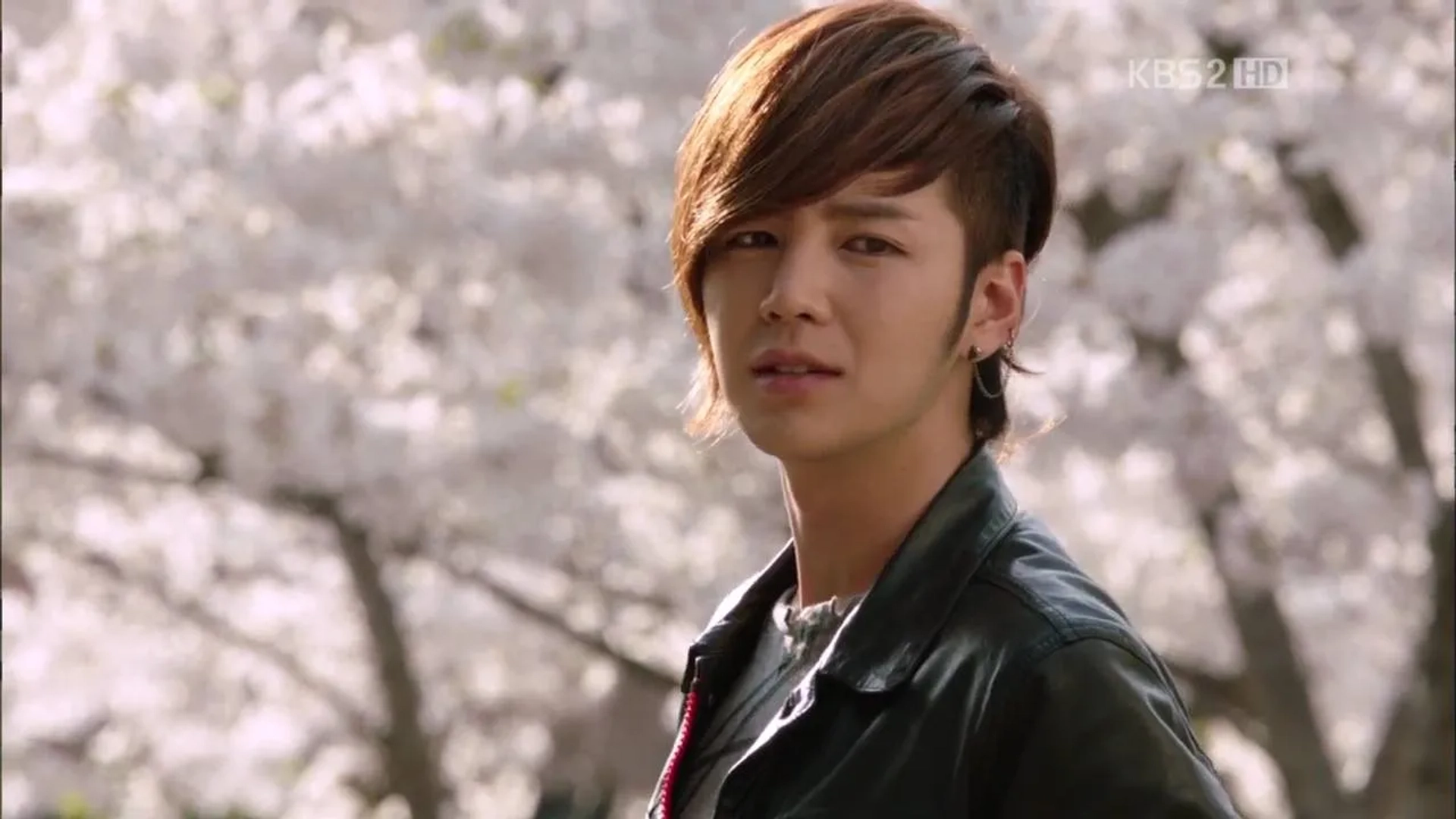 Jang Keun-suk in Love Rain (2012)