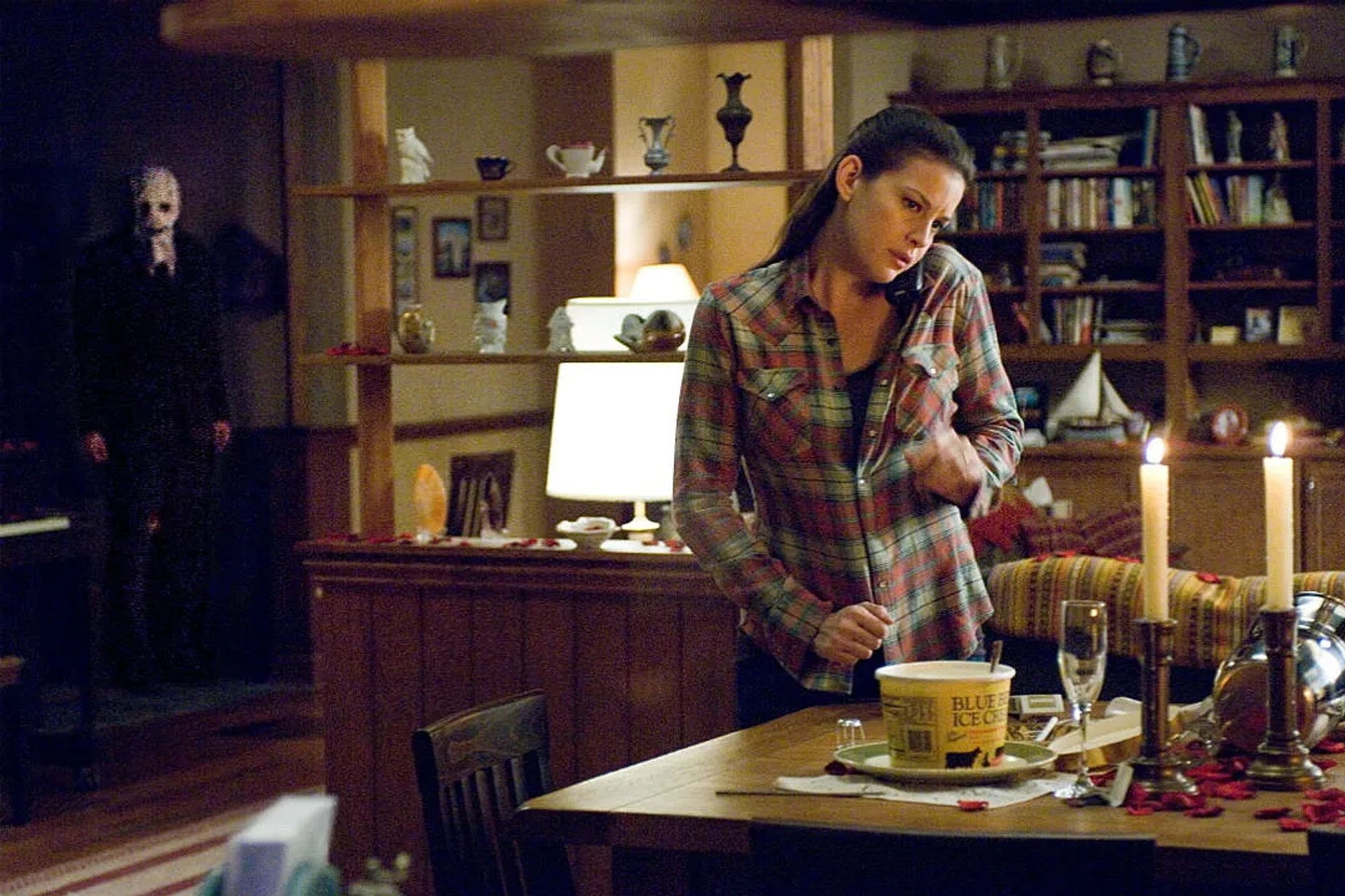 Liv Tyler and Kip Weeks in The Strangers (2008)