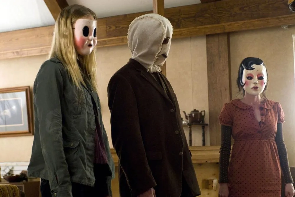 Laura Margolis, Kip Weeks, and Gemma Ward in The Strangers (2008)