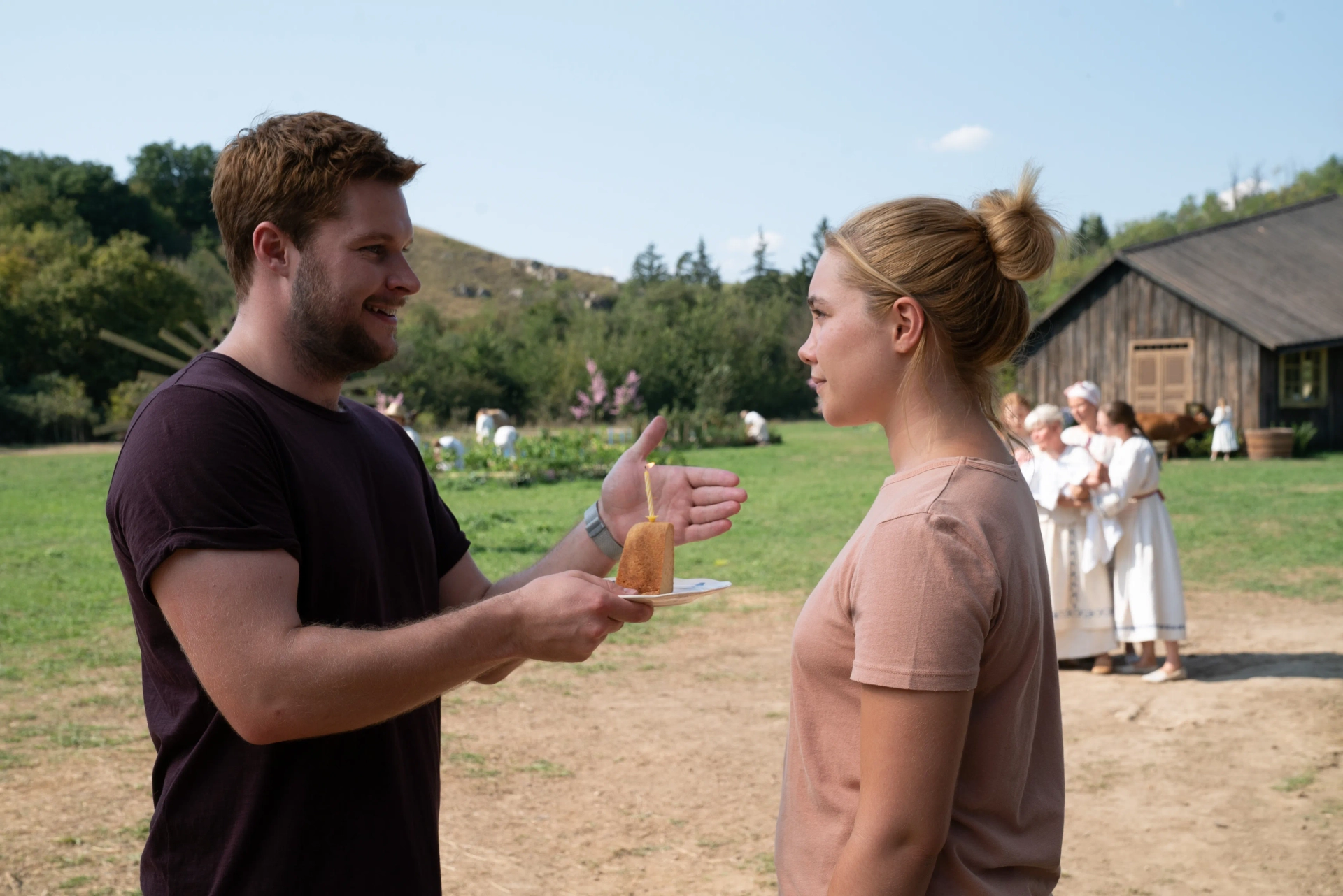 Jack Reynor and Florence Pugh in Midsommar (2019)