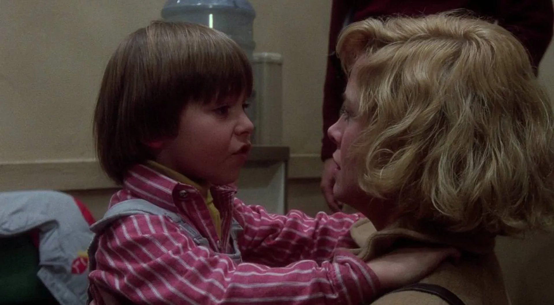 Catherine Hicks and Alex Vincent in Child's Play (1988)