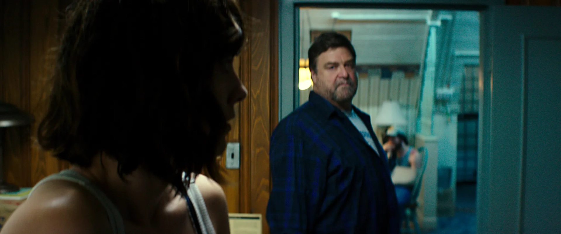 John Goodman and Mary Elizabeth Winstead in 10 Cloverfield Lane (2016)