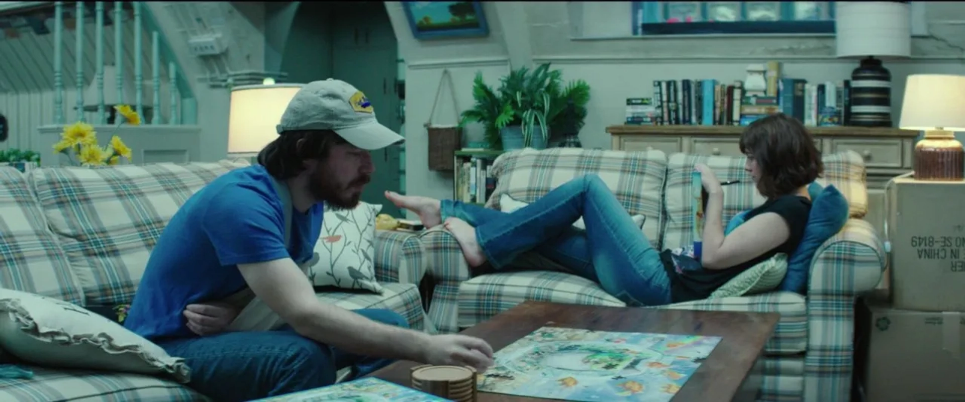 John Gallagher Jr. and Mary Elizabeth Winstead in 10 Cloverfield Lane (2016)