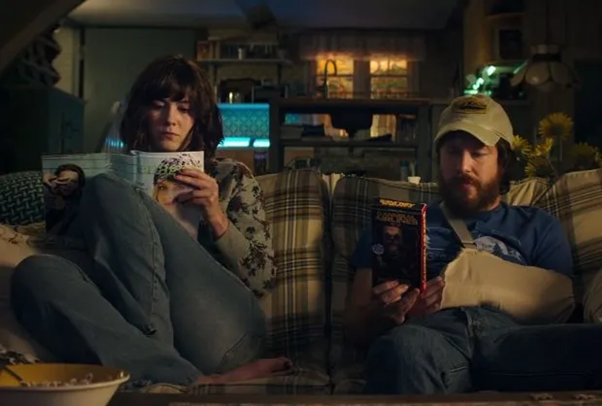 John Gallagher Jr. and Mary Elizabeth Winstead in 10 Cloverfield Lane (2016)