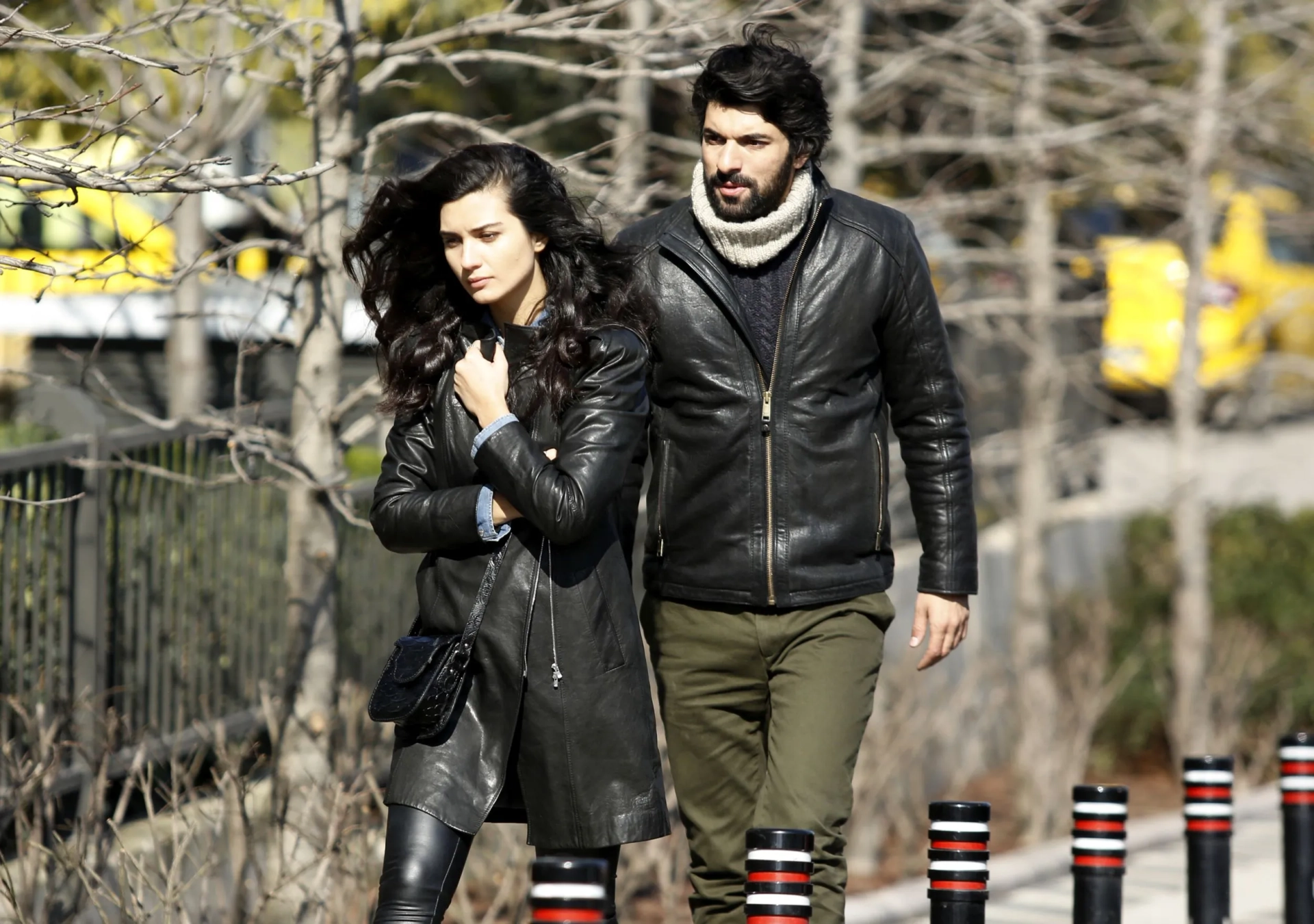 Tuba Büyüküstün and Engin Akyürek in Black Money Love (2014)