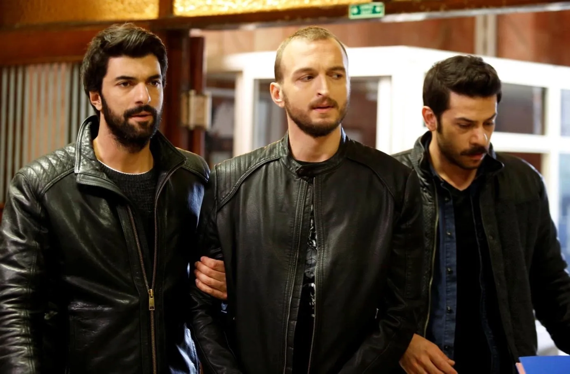 Engin Akyürek, Saygin Soysal, and Ahmet Tansu Tasanlar in Black Money Love (2014)