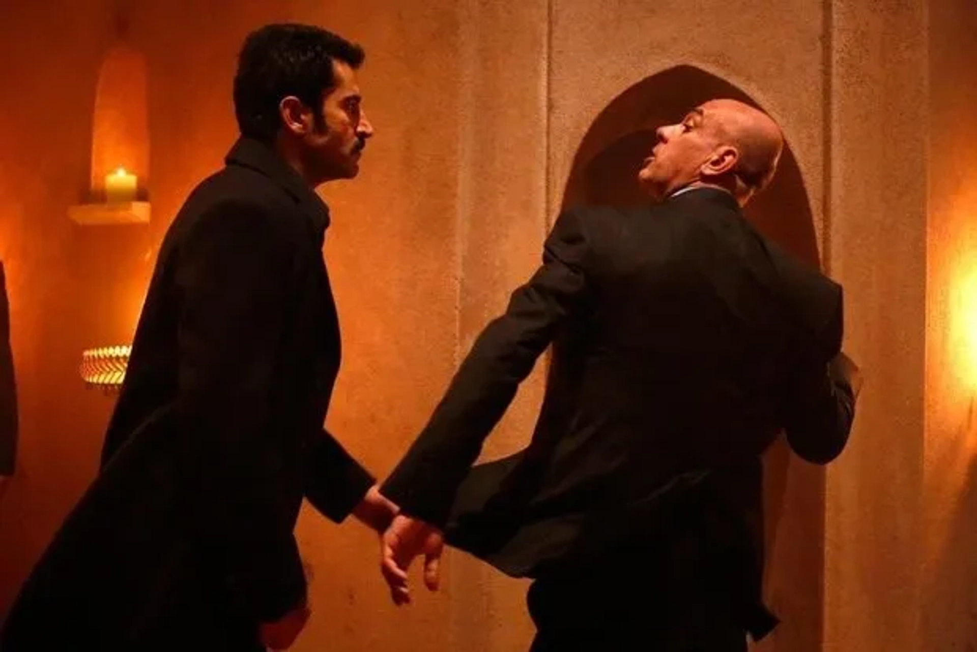 Kenan Imirzalioglu and Erkan Avci in Karadayi (2012)