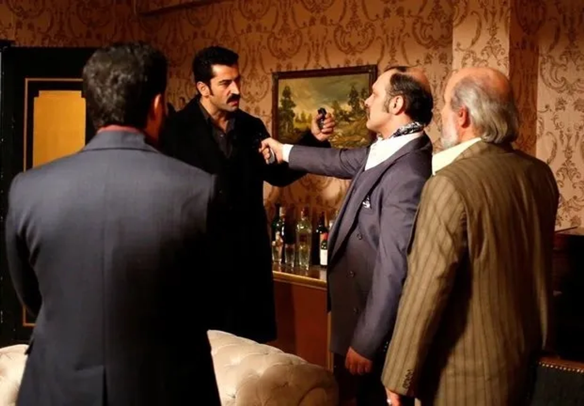 Kenan Imirzalioglu, Hüseyin Soysalan, Fatih Al, and Ugur Aslan in Karadayi (2012)