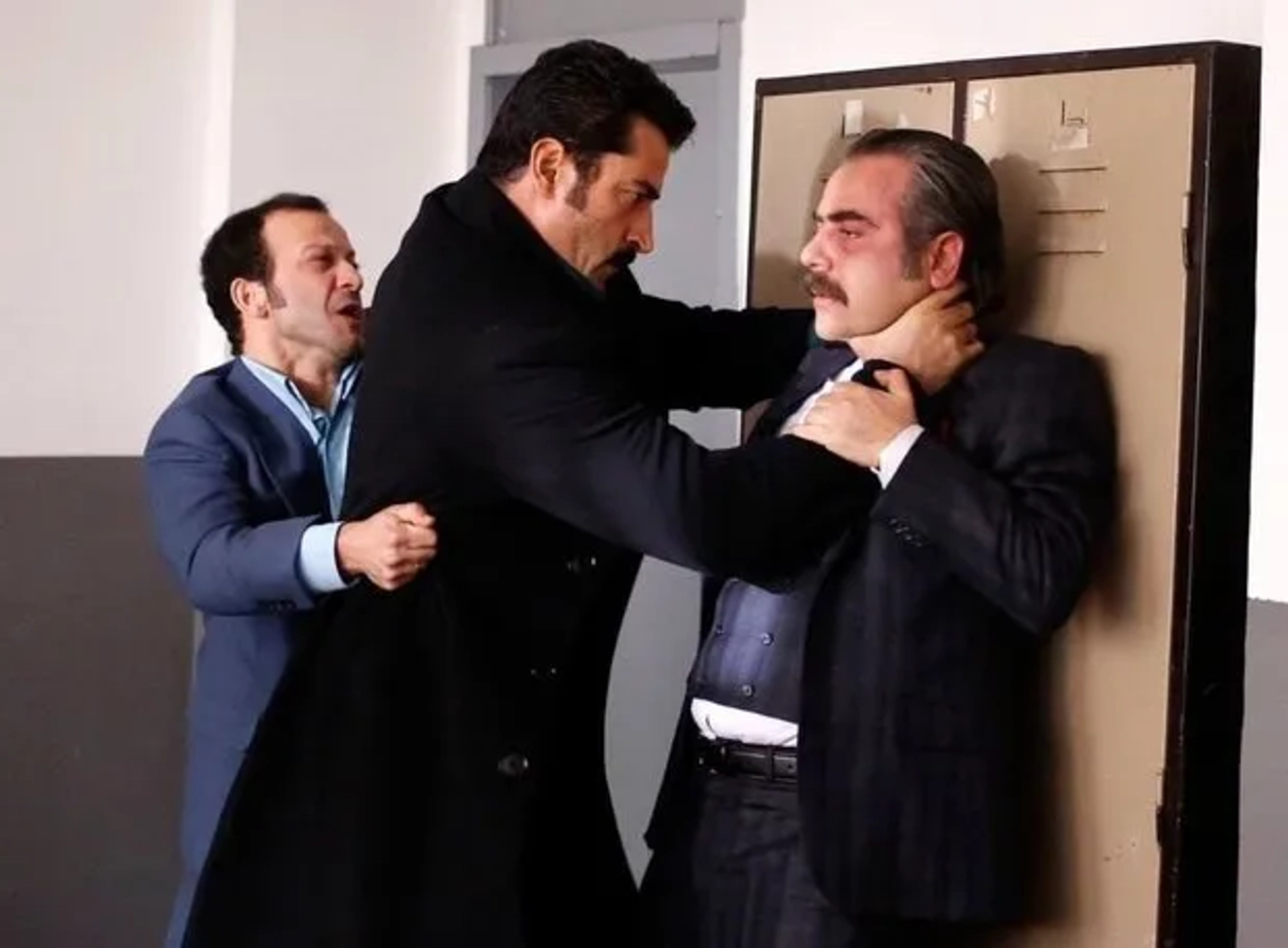 Kenan Imirzalioglu, Riza Kocaoglu, and Yurdaer Okur in Karadayi (2012)