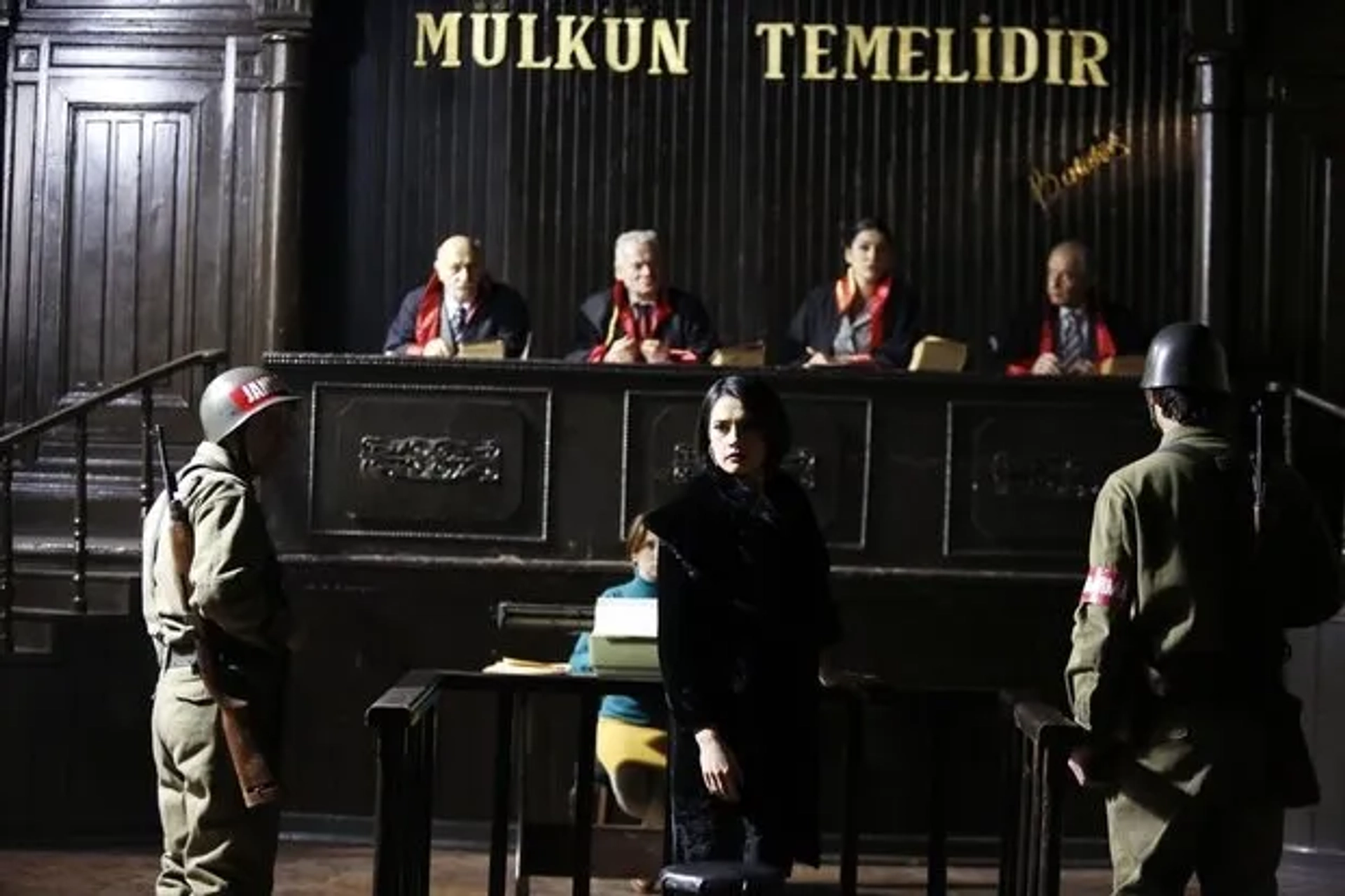 Funda Eryigit in Karadayi (2012)