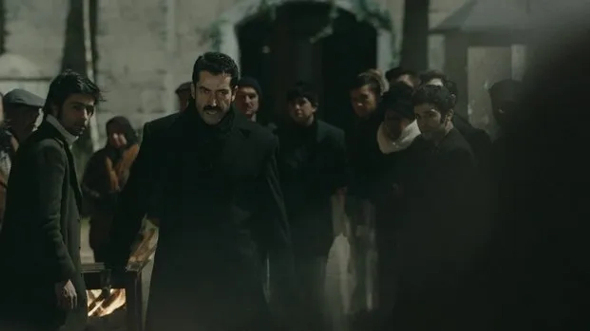 Kenan Imirzalioglu, Emir Çubukçu, and Halil Babür in Karadayi (2012)