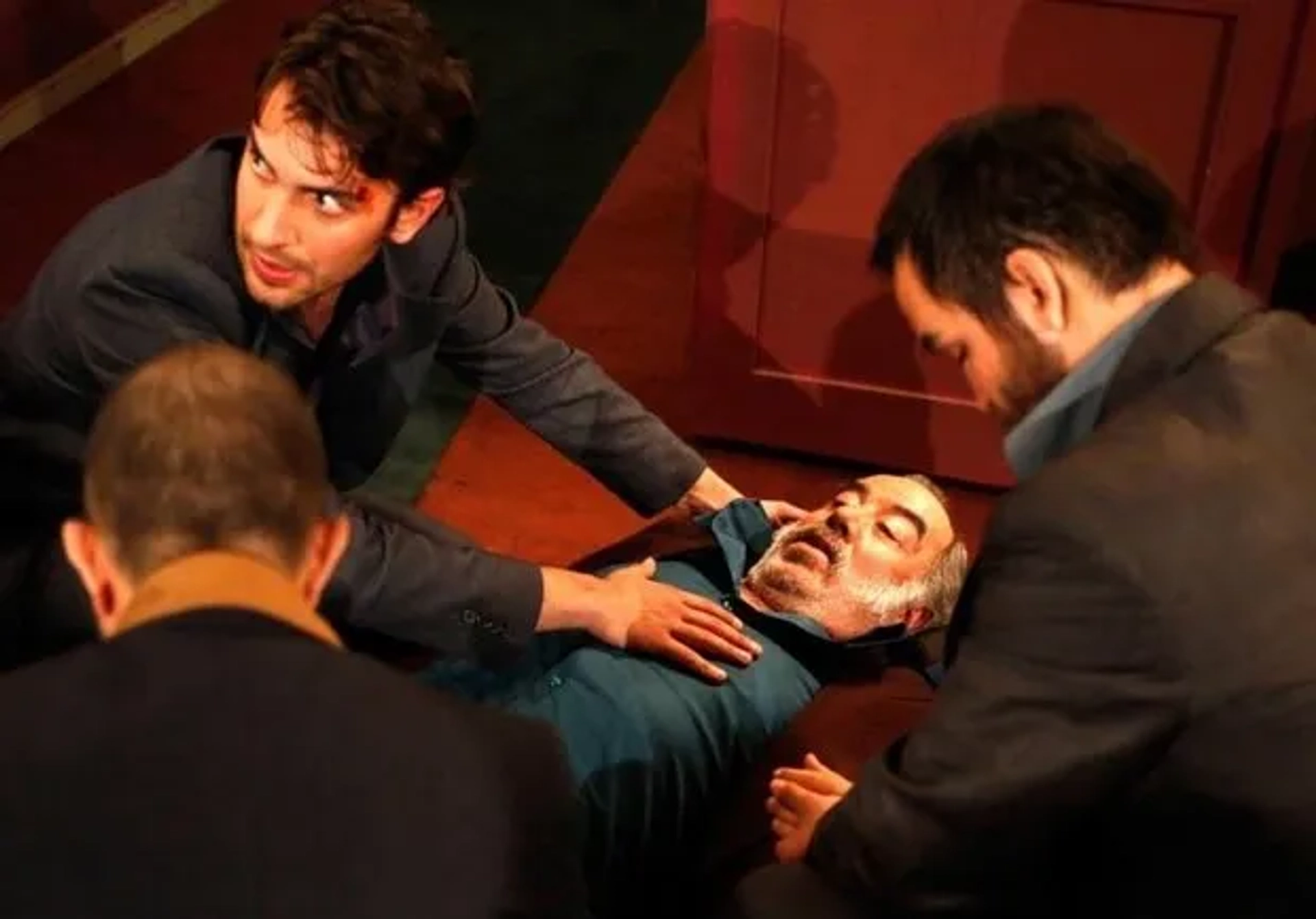 Atsiz Karaduman and Ulas Tuna Astepe in Karadayi (2012)