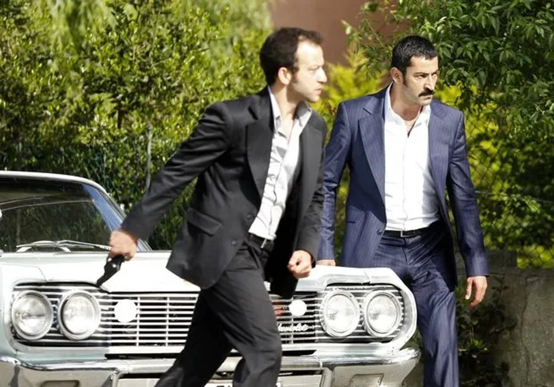 Kenan Imirzalioglu and Riza Kocaoglu in Karadayi (2012)