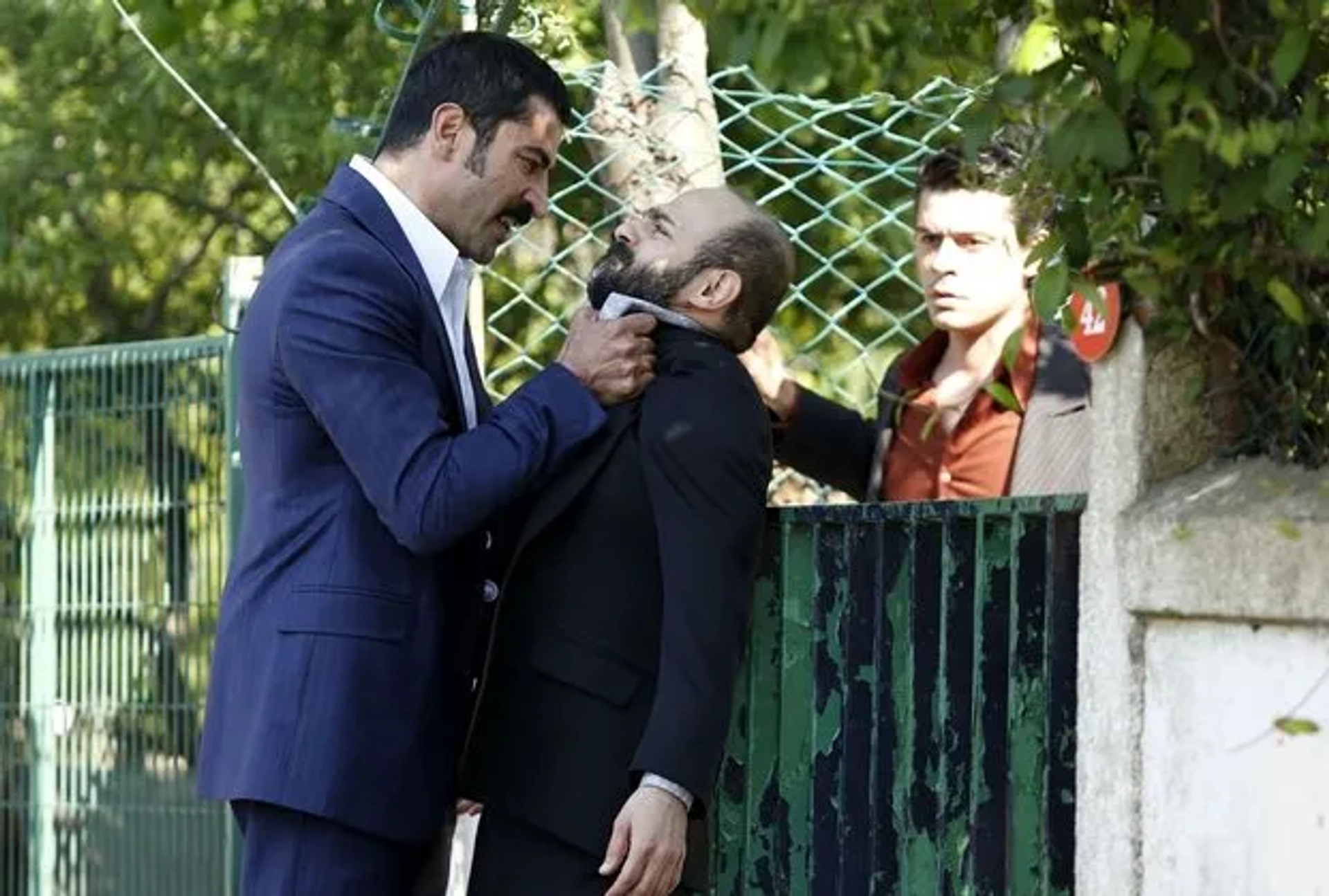 Kenan Imirzalioglu, Erkan Avci, and Ibrahim Sentürk in Karadayi (2012)