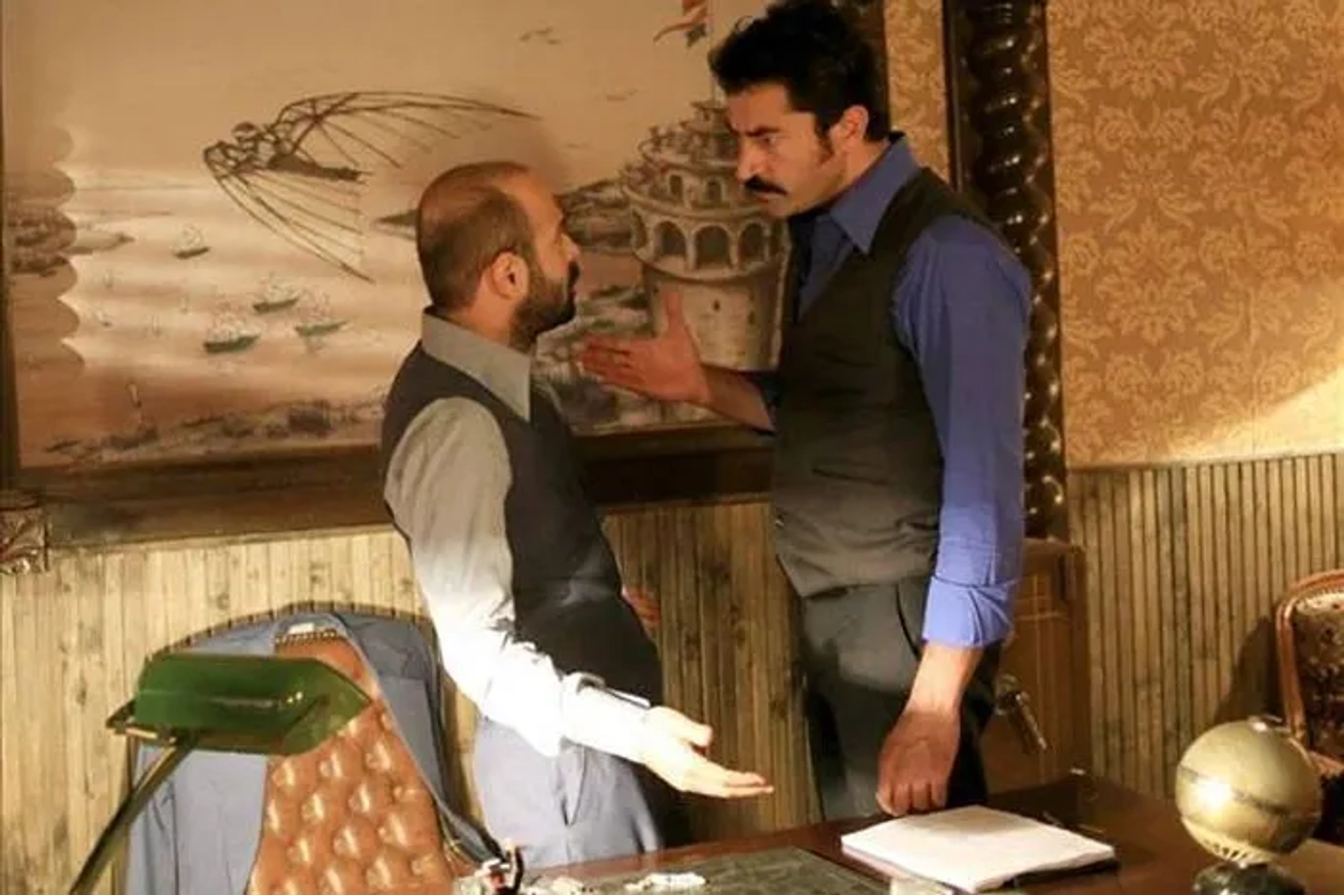 Kenan Imirzalioglu and Erkan Avci in Karadayi (2012)