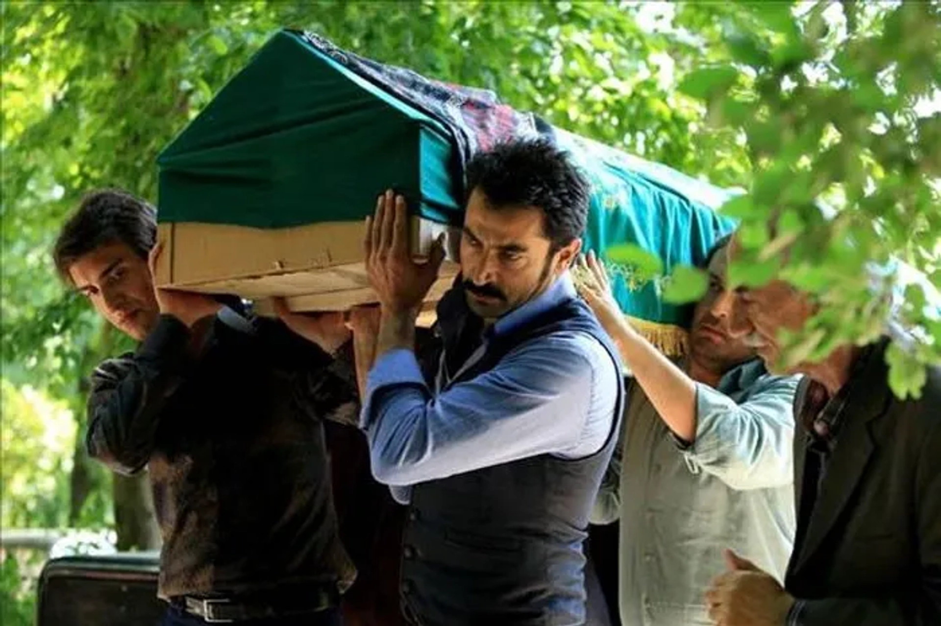 Kenan Imirzalioglu and Ulas Tuna Astepe in Karadayi (2012)