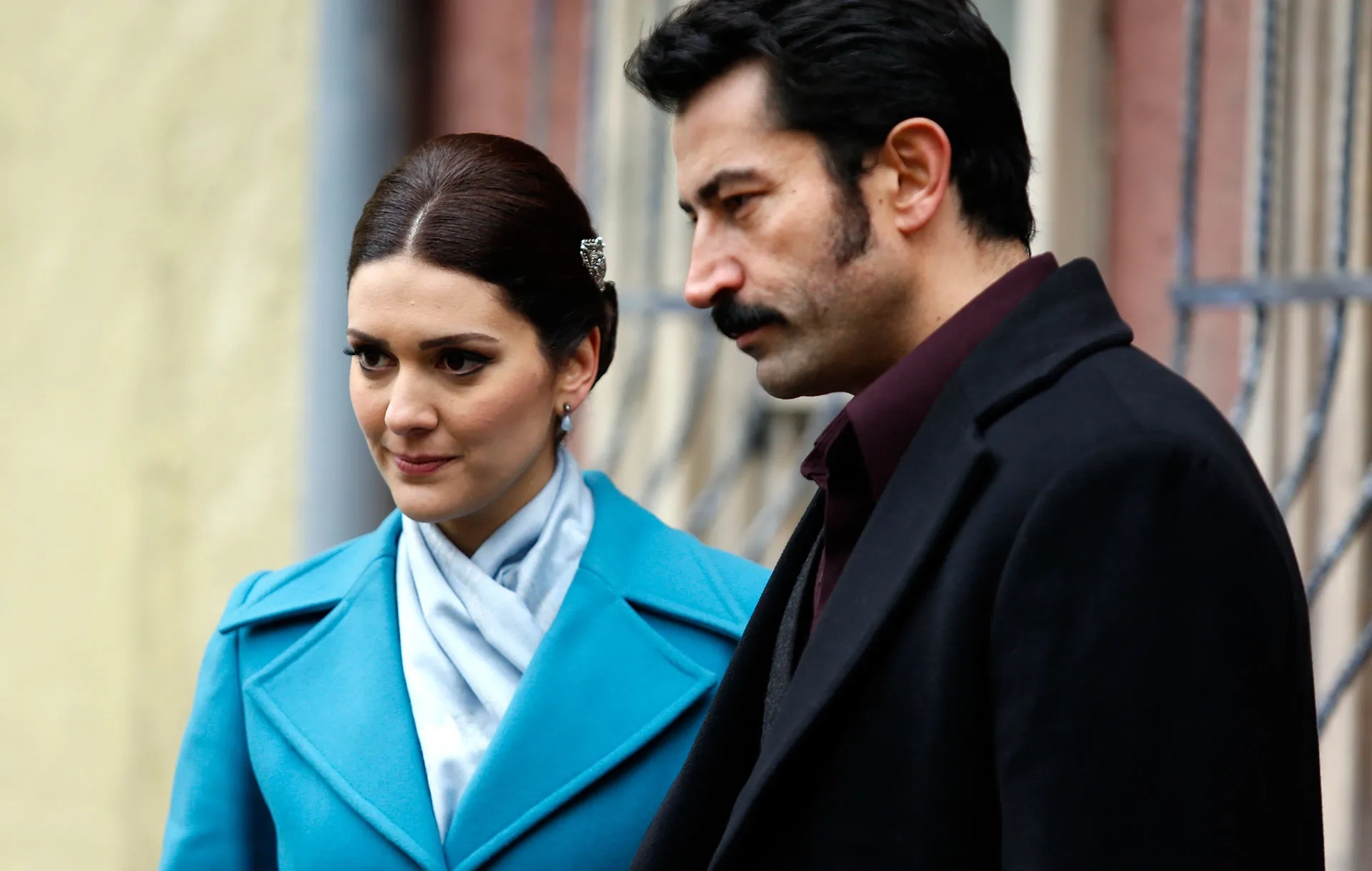 Kenan Imirzalioglu and Bergüzar Korel in Karadayi (2012)