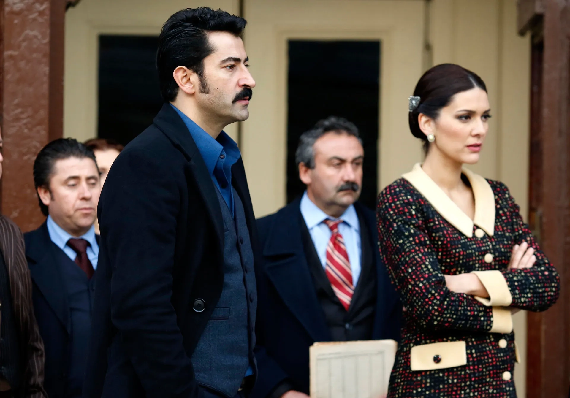 Kenan Imirzalioglu and Bergüzar Korel in Karadayi (2012)