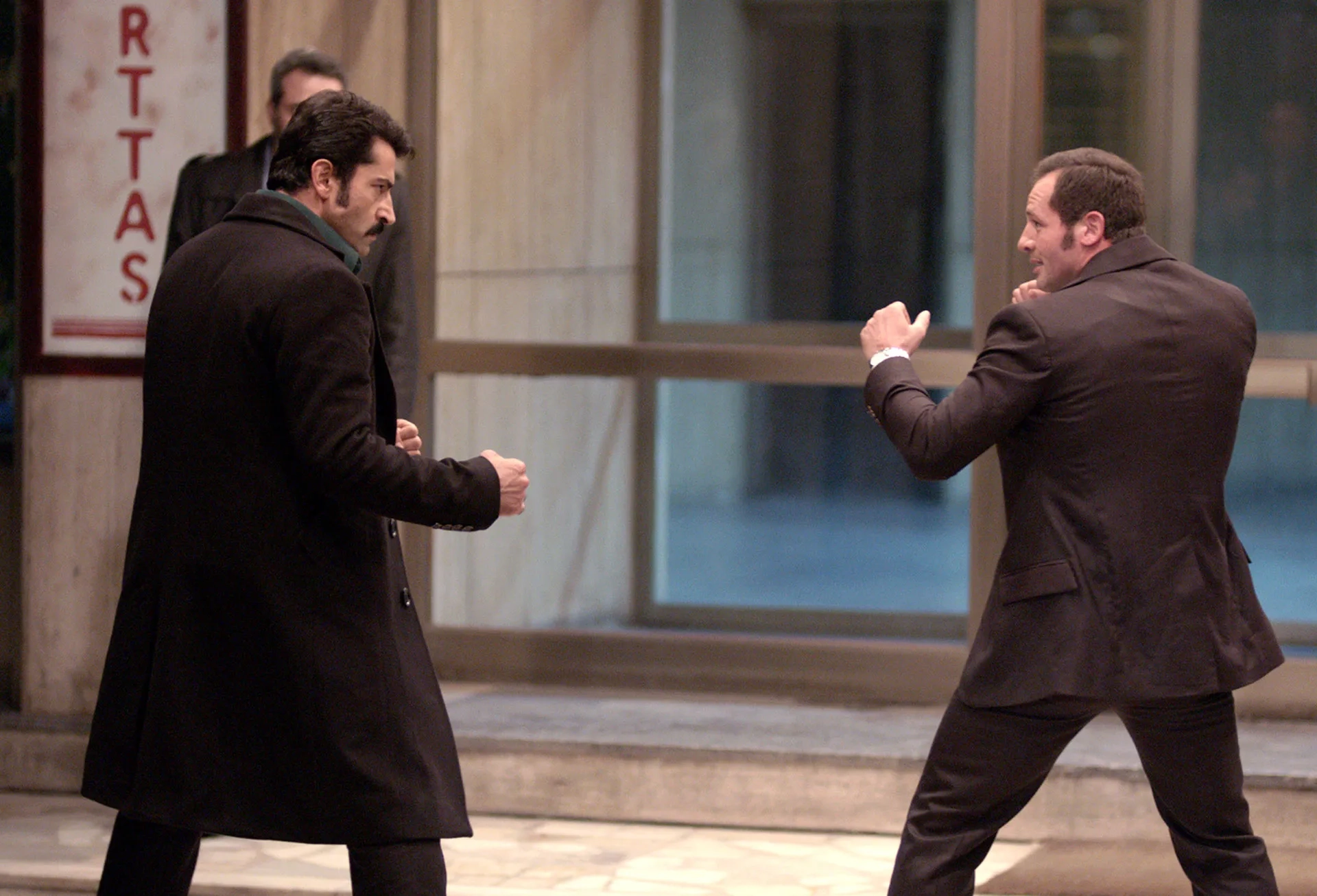 Kenan Imirzalioglu and Nihat Altinkaya in Karadayi (2012)