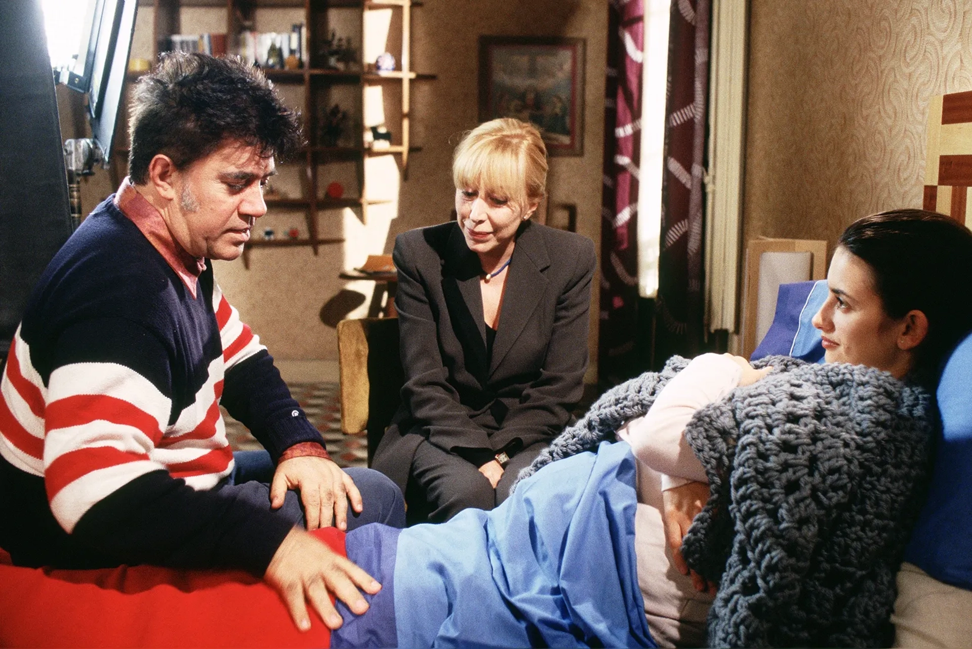 Pedro Almodóvar, Rosa Maria Sardà, and Penélope Cruz in All About My Mother (1999)