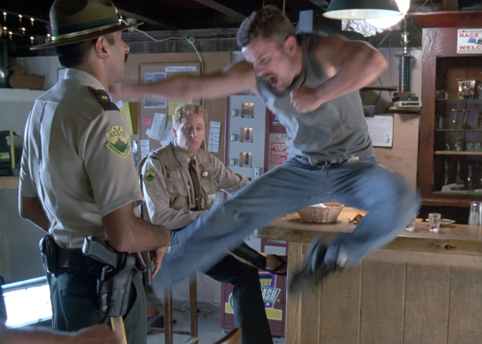 فیلم سربازان فوق العاده (Super Troopers 2001)