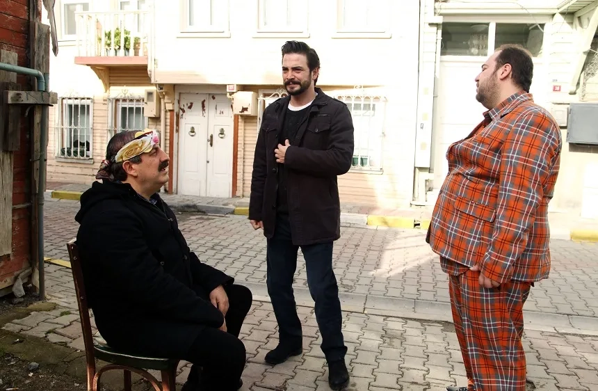 Ahmet Kural and Burak Satibol in Kardes Payi (2014)