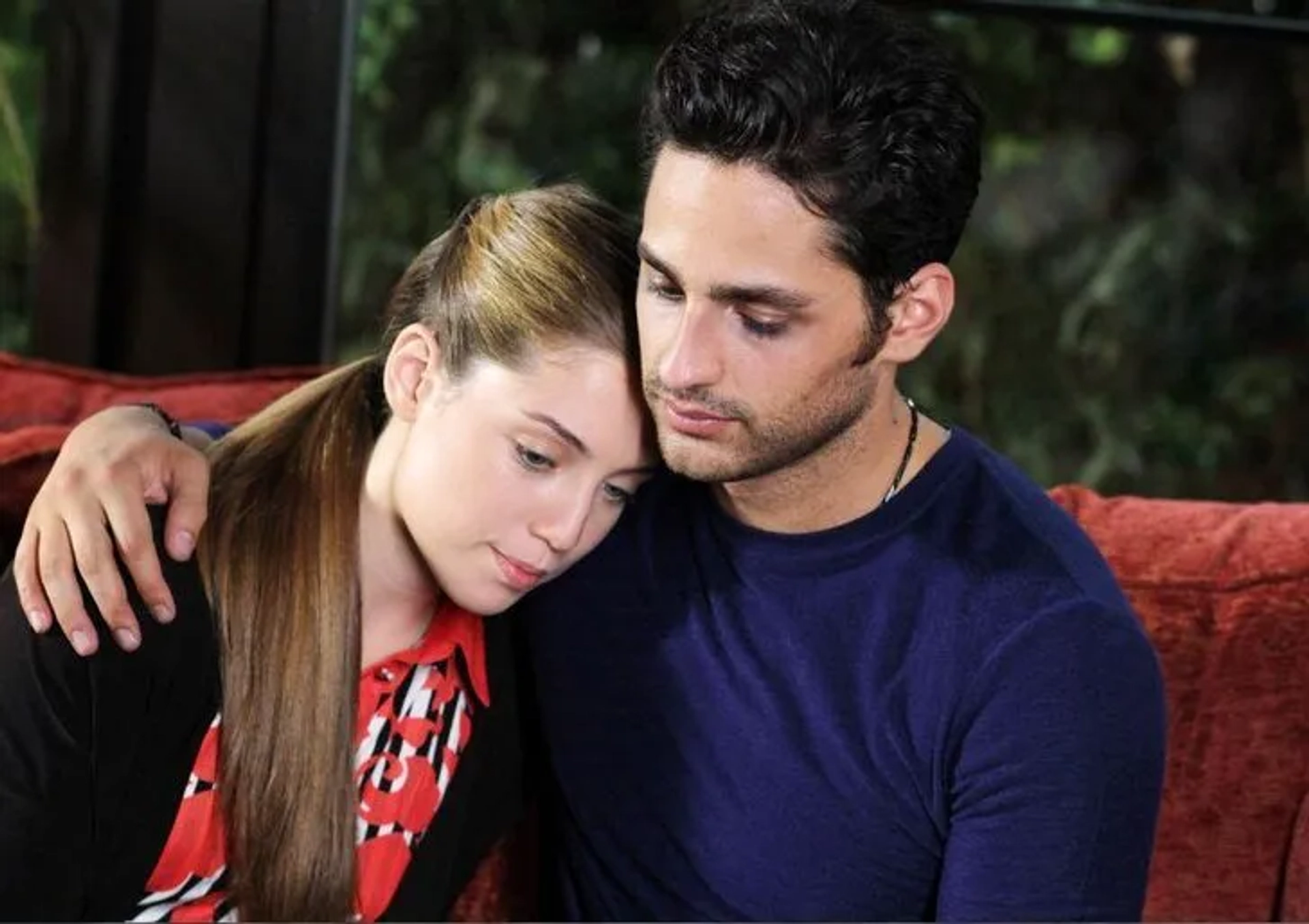 Ekin Mert Daymaz and Idil Sivritepe in Çilek Kokusu (2015)