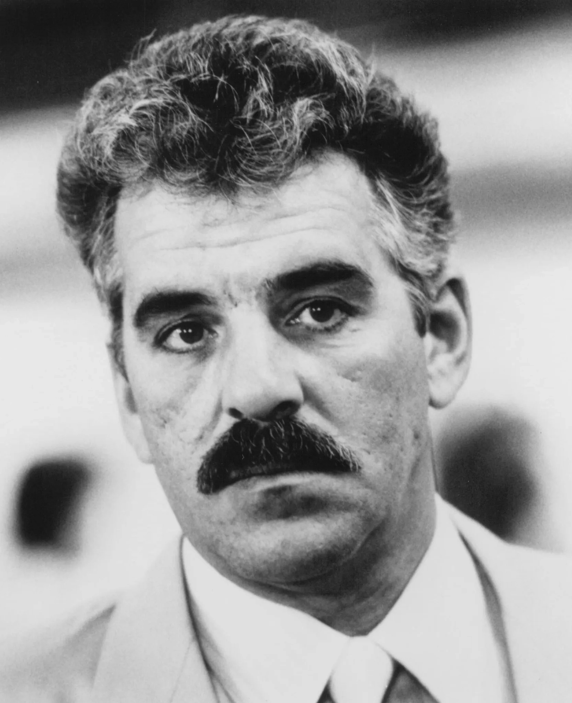 Dennis Farina in Midnight Run (1988)