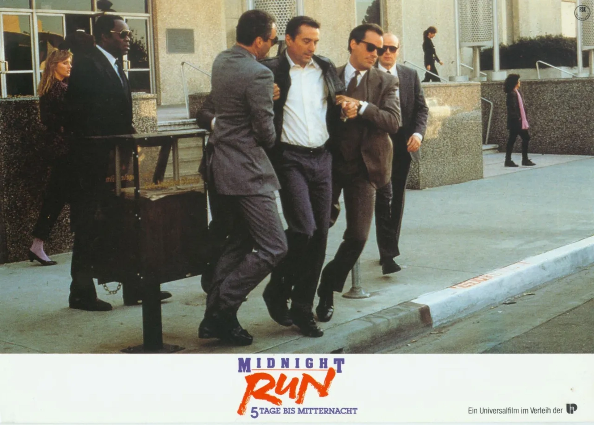 Robert De Niro, Yaphet Kotto, and Jimmie Ray Weeks in Midnight Run (1988)