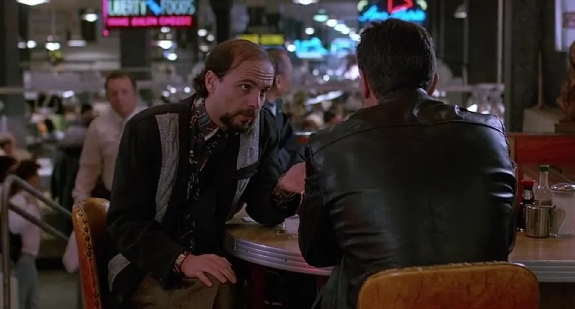 Robert De Niro and Joe Pantoliano in Midnight Run (1988)