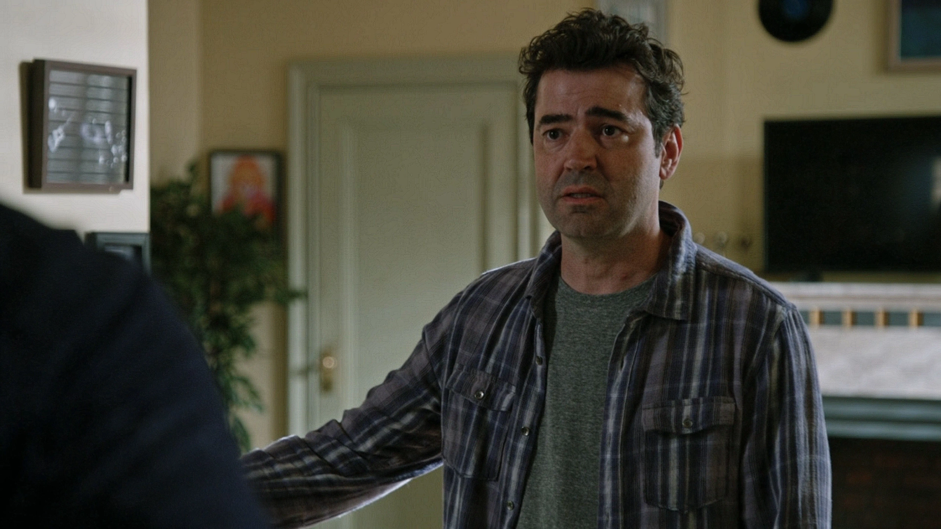 Ron Livingston in Loudermilk (2017)