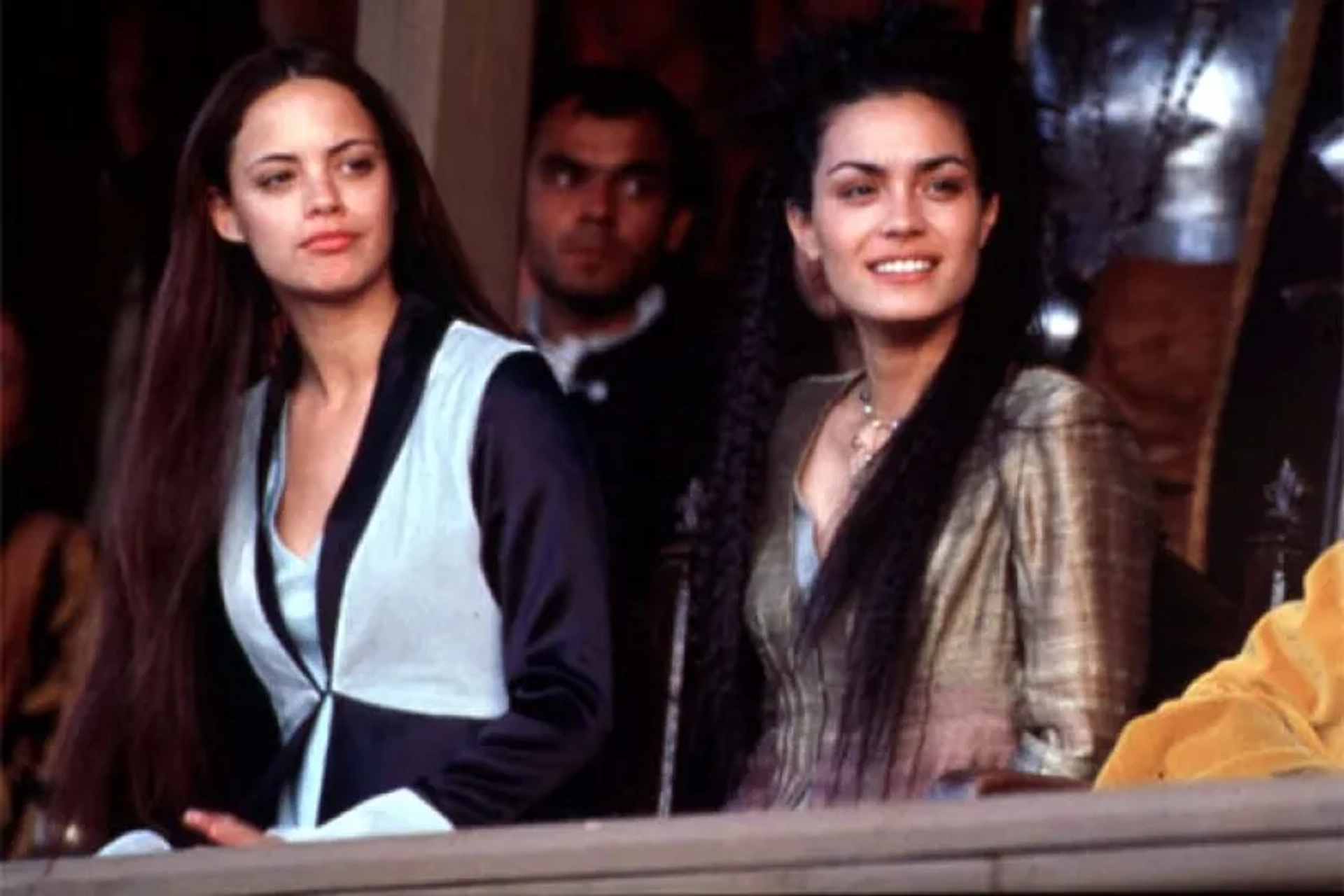 Bérénice Bejo and Shannyn Sossamon in A Knight's Tale (2001)