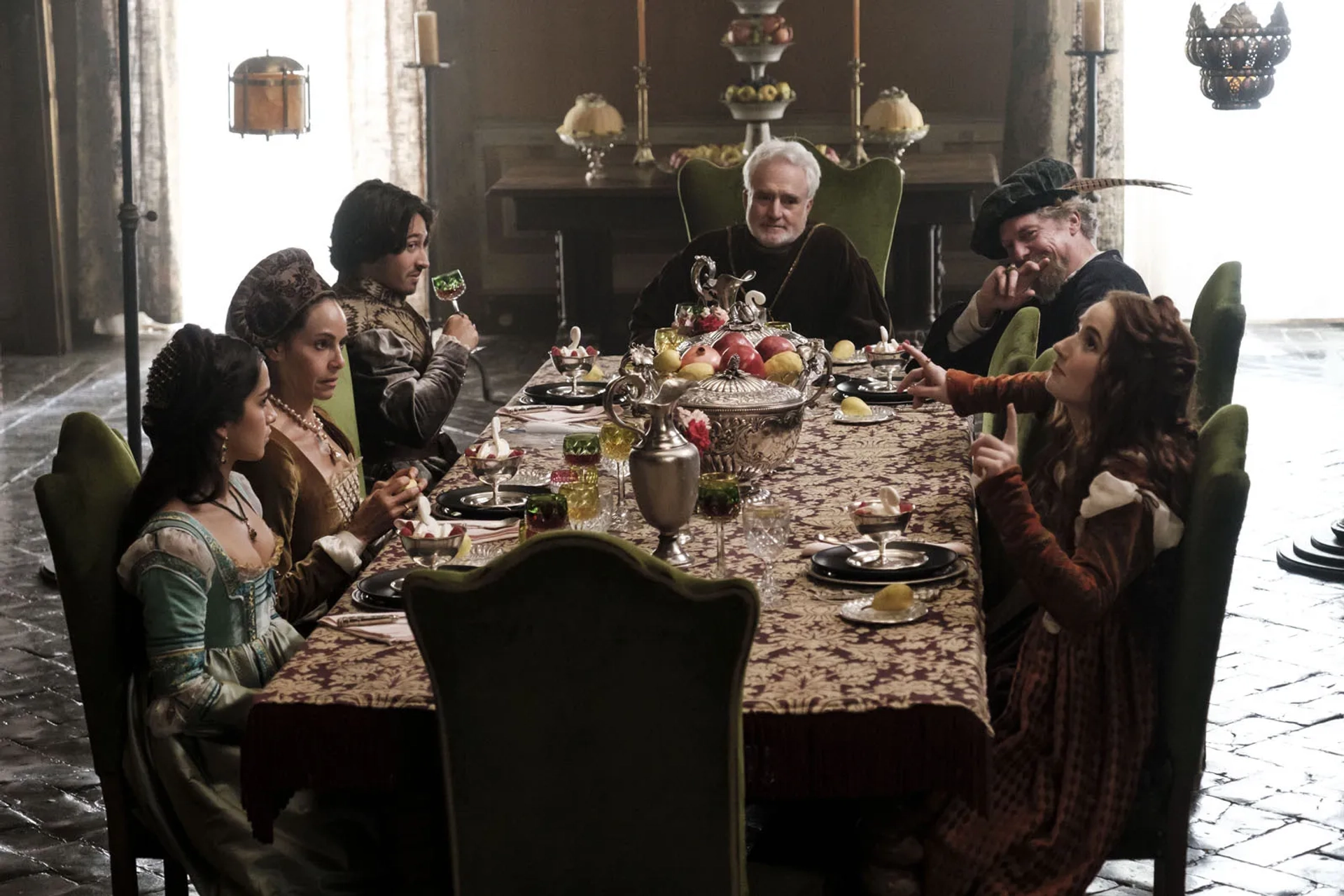 Christopher McDonald, Mercedes Colon, Bradley Whitford, Kaitlyn Dever, Isabela Merced, and Alistair Toovey in Rosaline (2022)