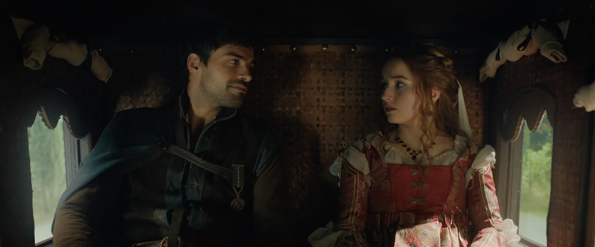 Kaitlyn Dever and Sean Teale in Rosaline (2022)