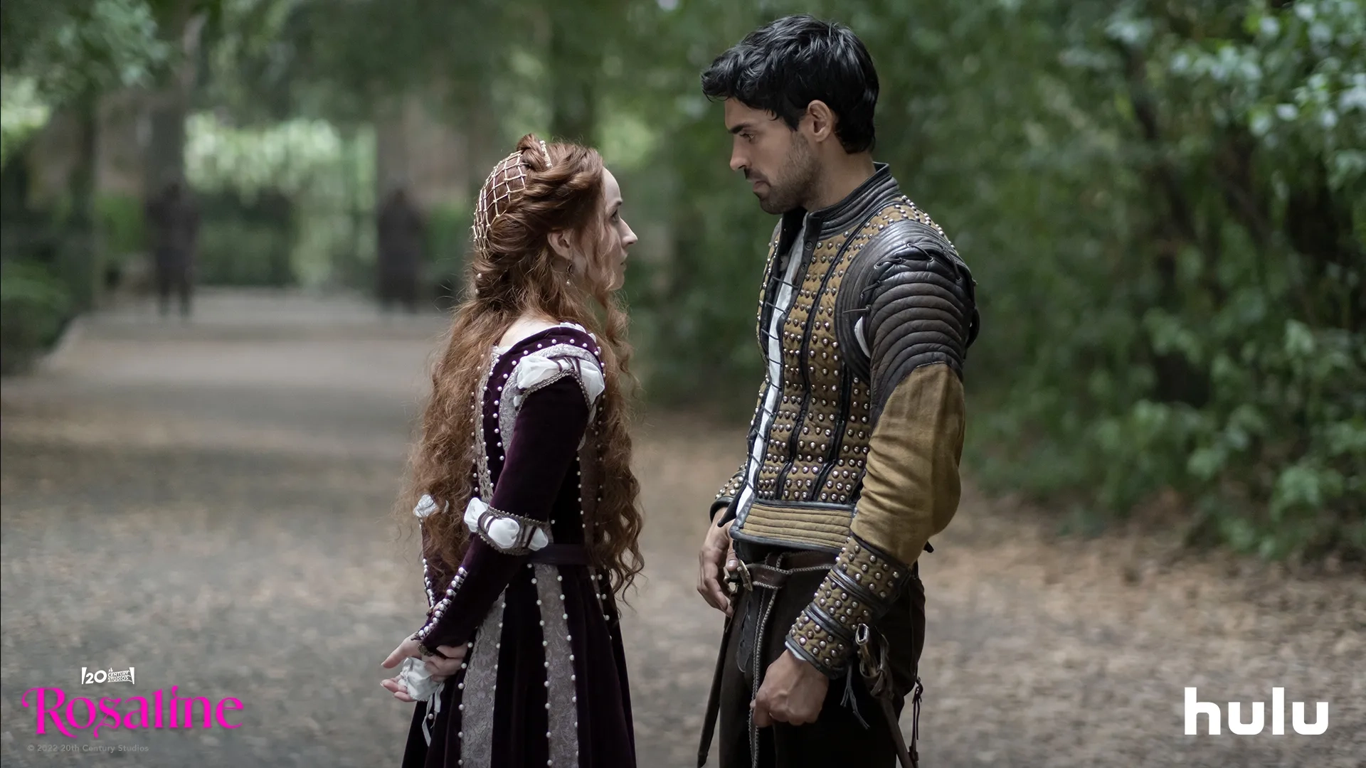 Kaitlyn Dever and Sean Teale in Rosaline (2022)