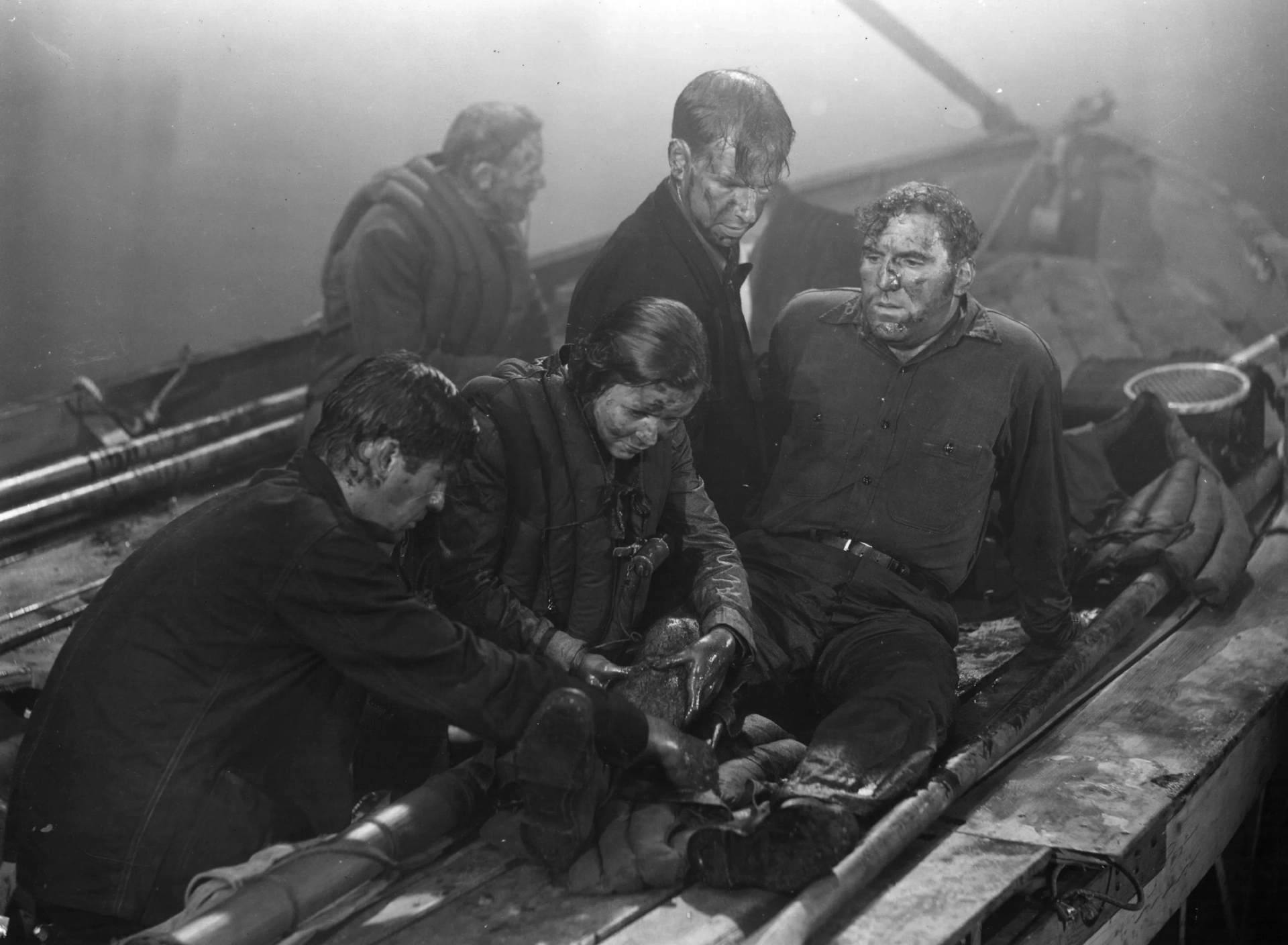 William Bendix, Hume Cronyn, Mary Anderson, John Hodiak, and Henry Hull in Lifeboat (1944)