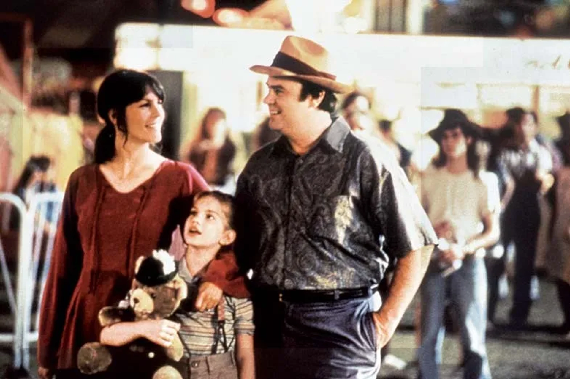 Dan Aykroyd, Jamie Lee Curtis, and Anna Chlumsky in My Girl (1991)