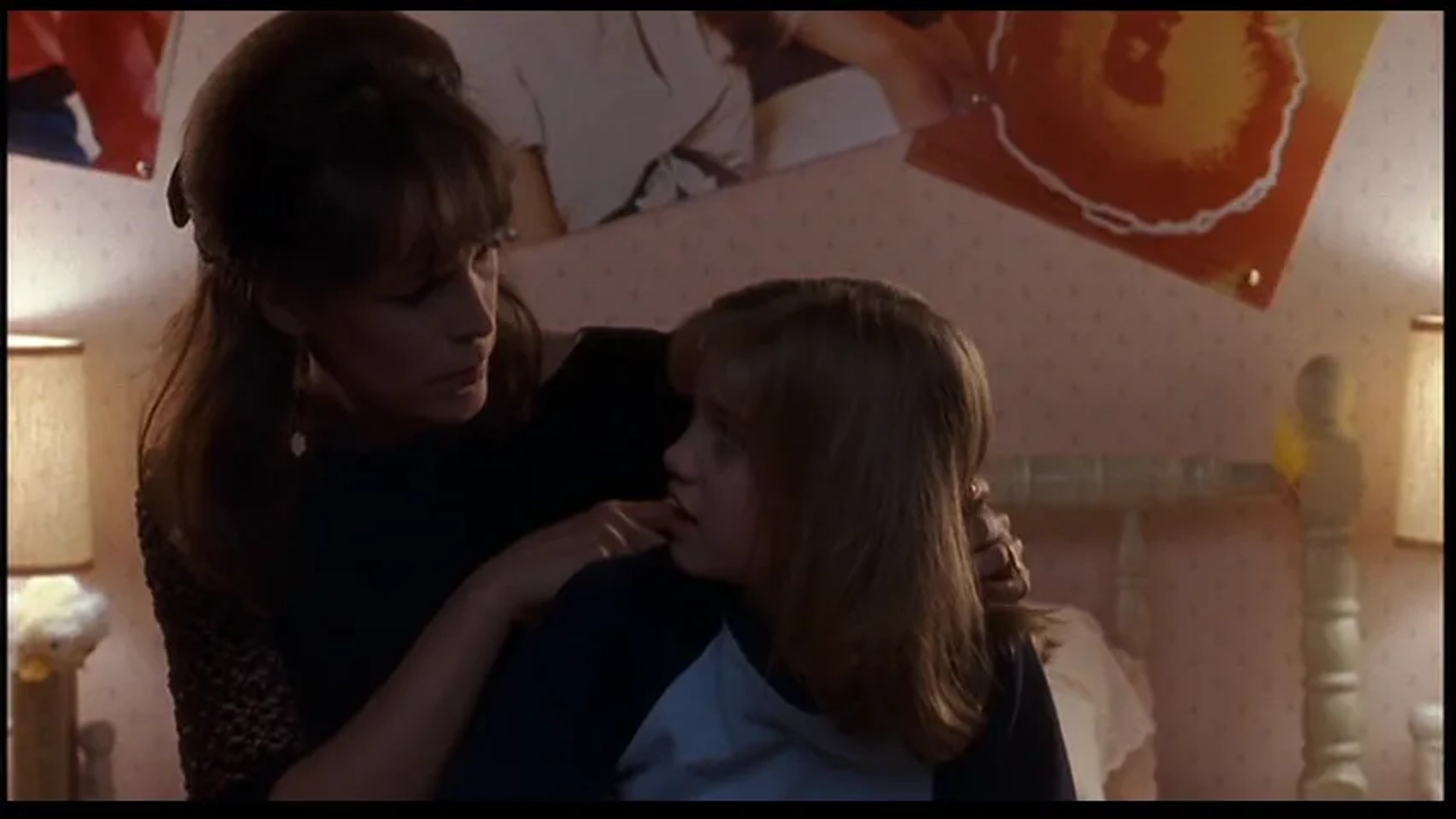 Jamie Lee Curtis and Anna Chlumsky in My Girl (1991)