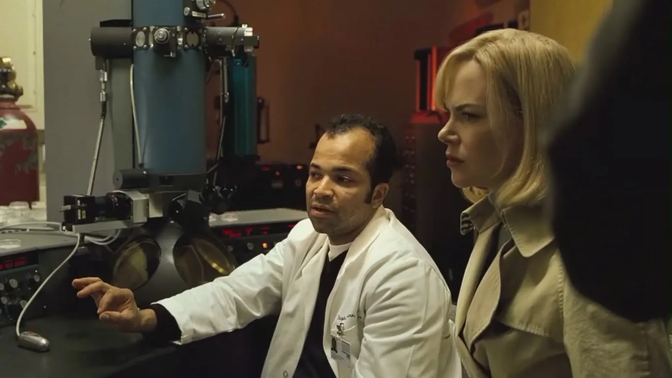 Nicole Kidman and Jeffrey Wright in The Invasion (2007)