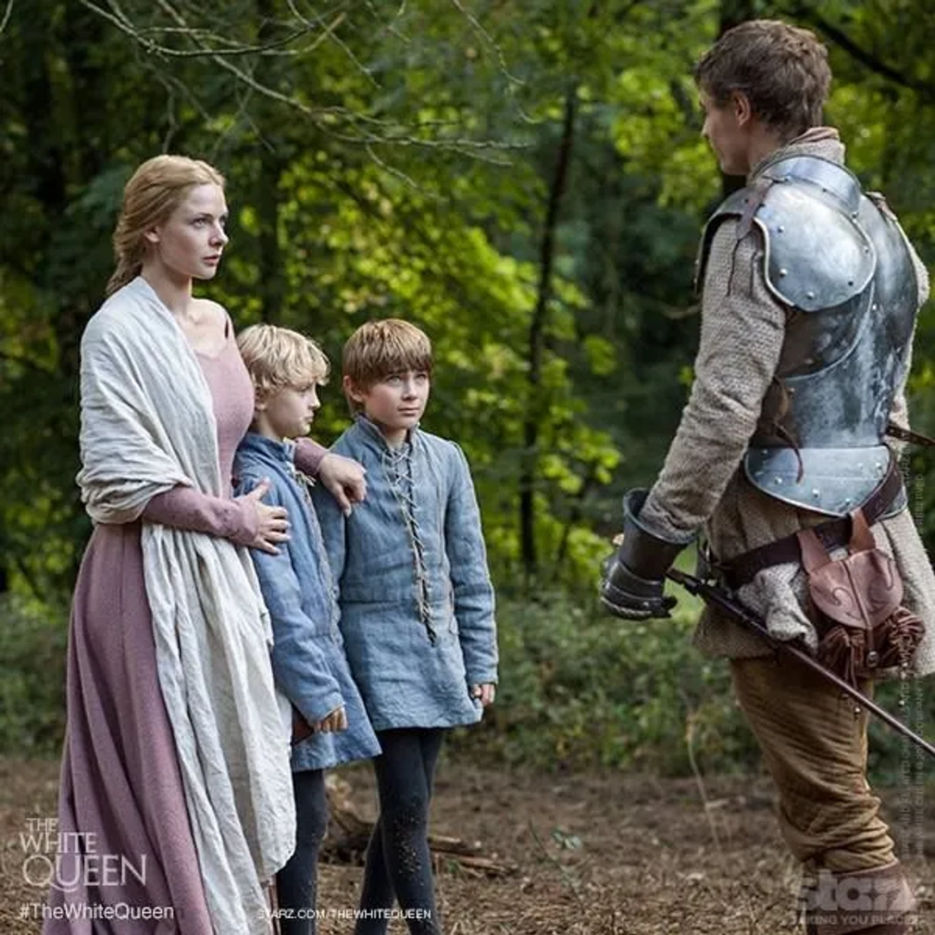 Rebecca Ferguson and Max Irons in The White Queen (2013)