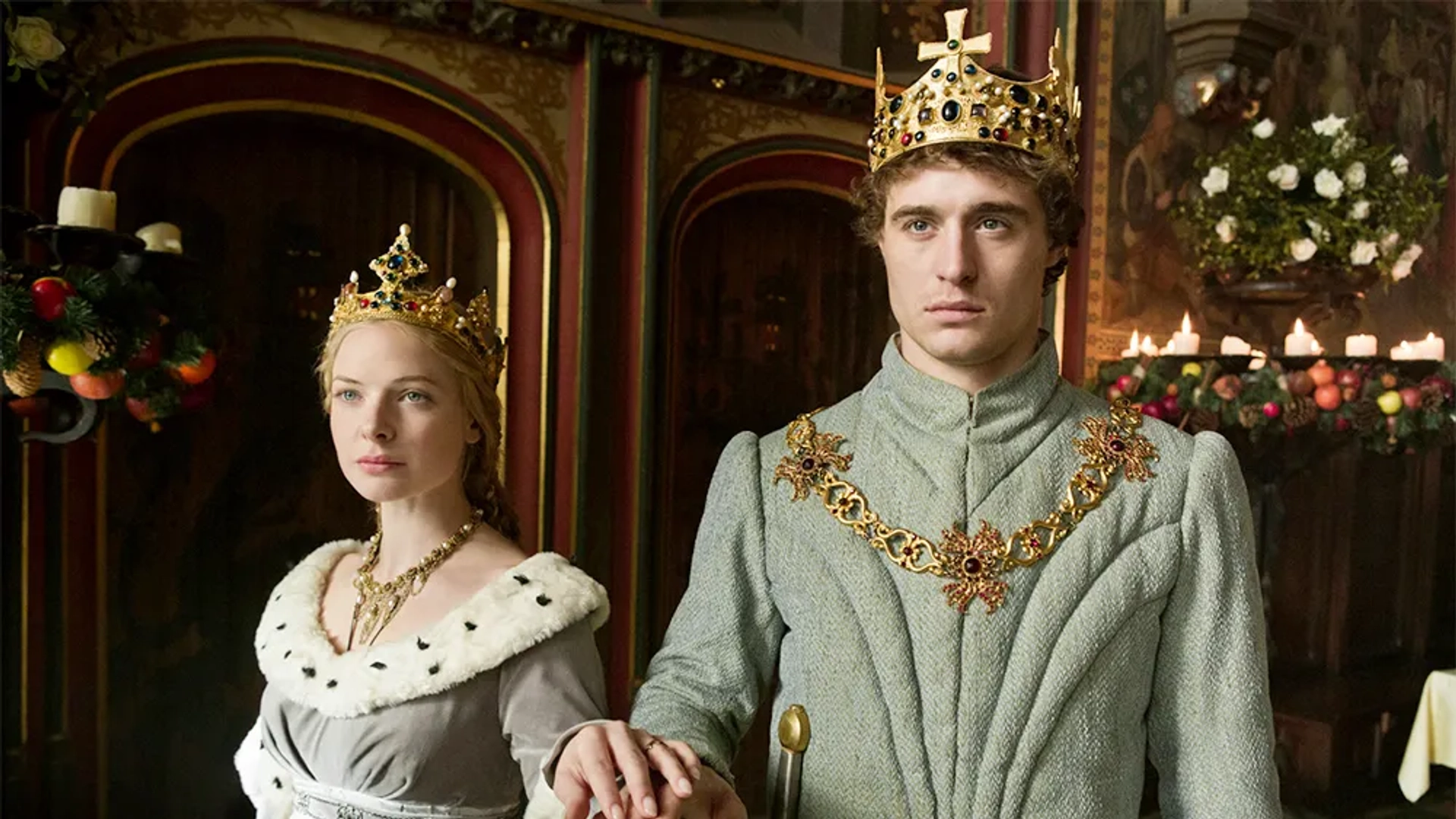 Rebecca Ferguson and Max Irons in The White Queen (2013)