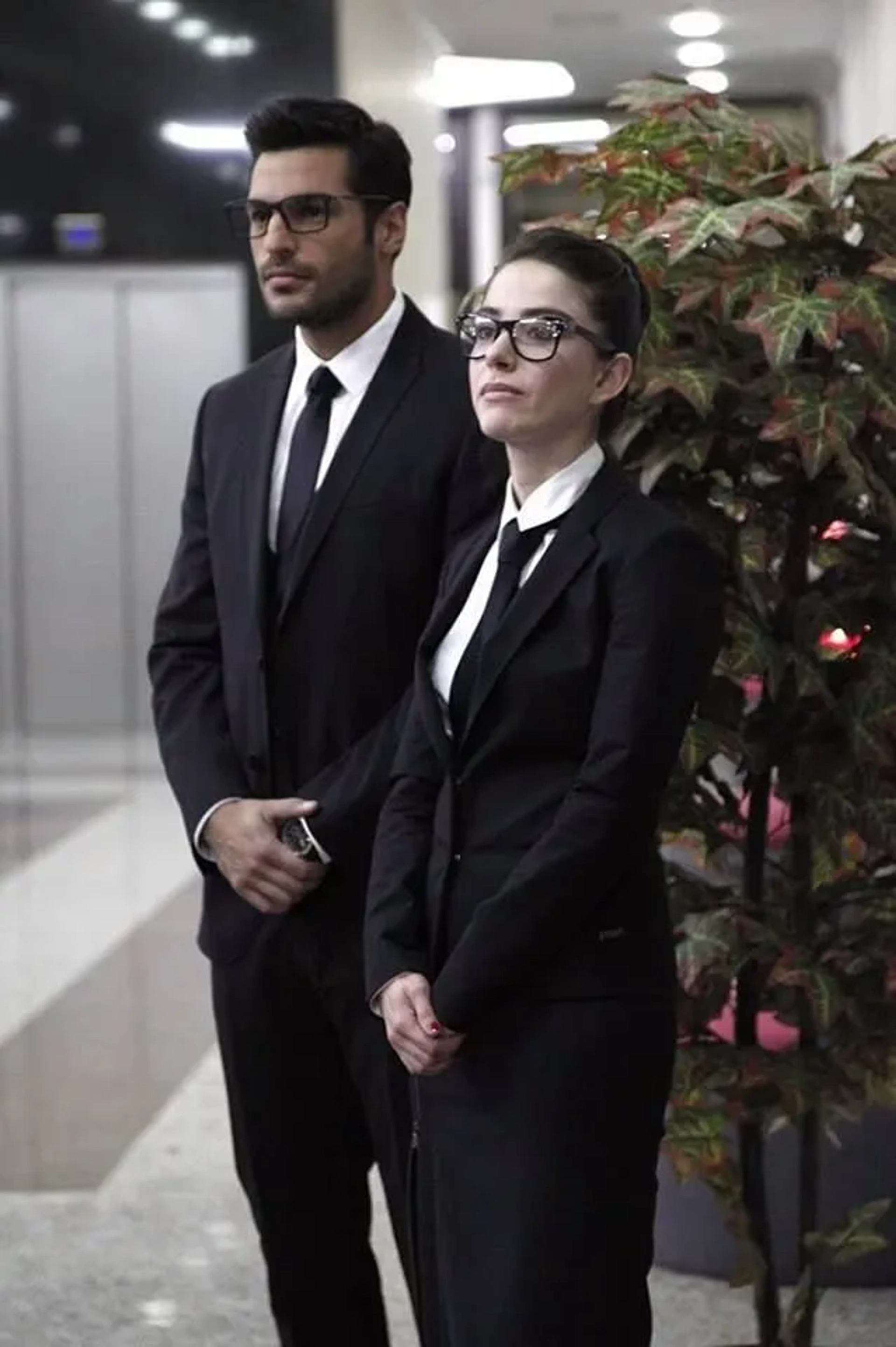 Özge Gürel and Serkan Çayoglu in Cherry Season (2014)